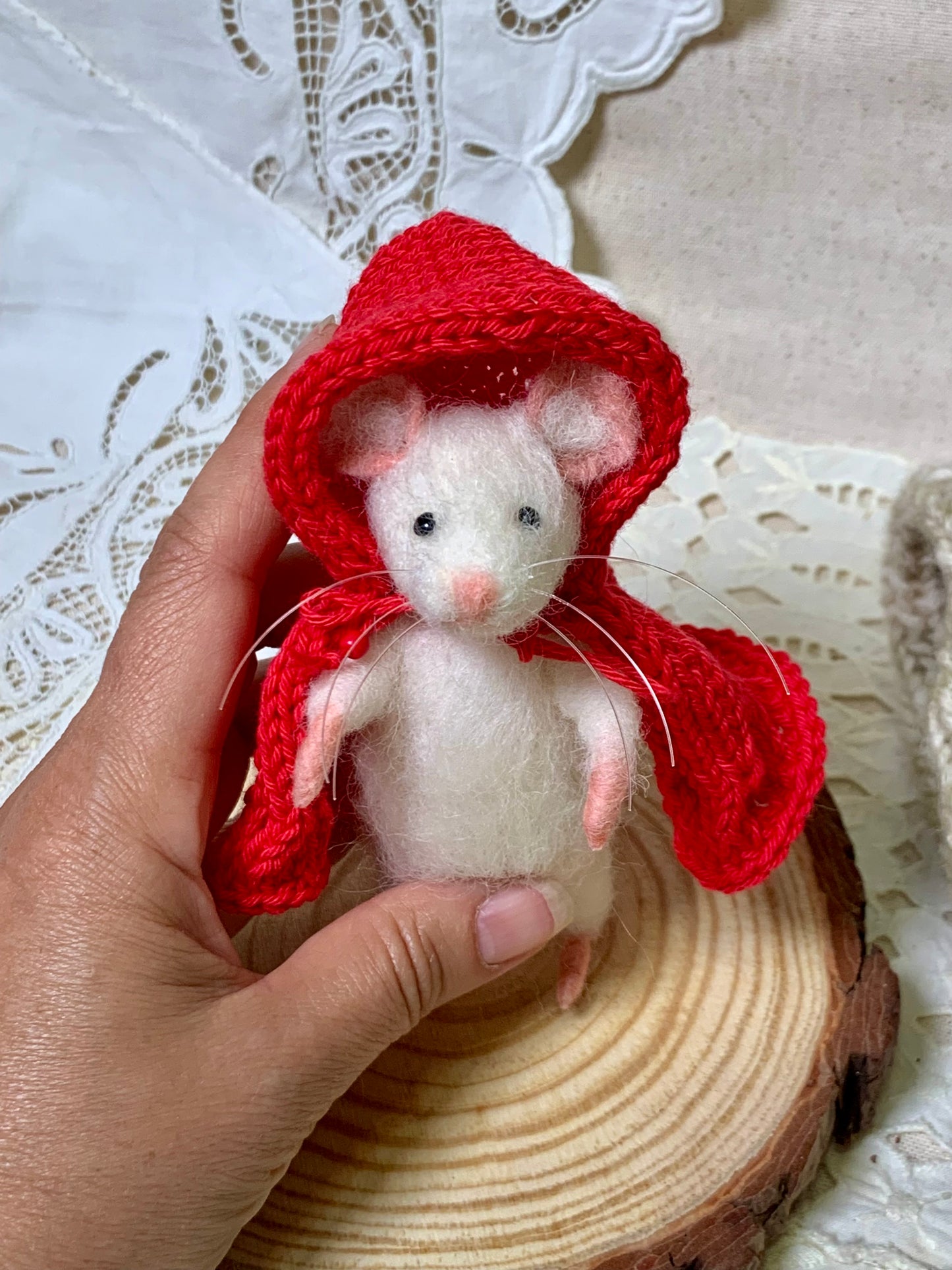 Mary the Mouse – Needle Felted Wool Wanderer with Cloak & Walking Stick | Handmade Collectible Art Doll