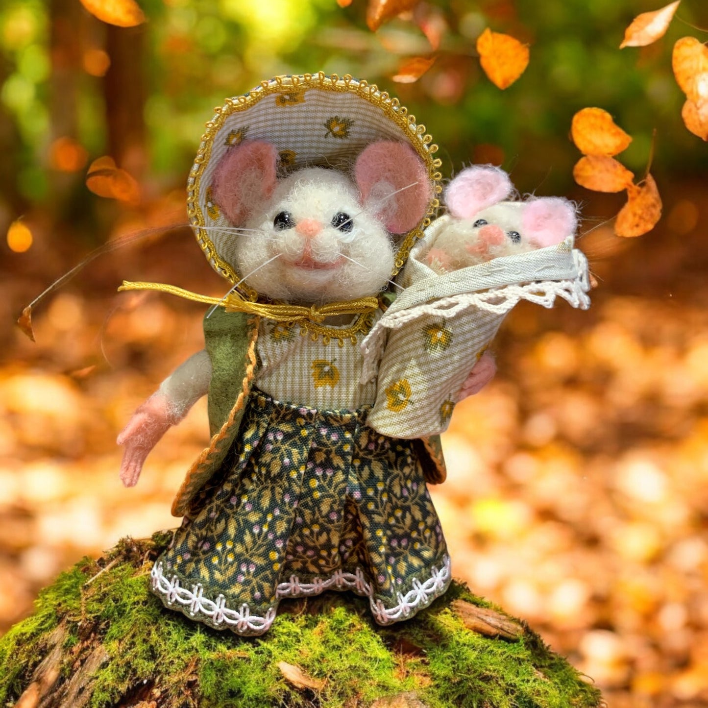 Victorian Lady Mouse with Baby – Handmade Needle-Felted Collectible Art Doll
