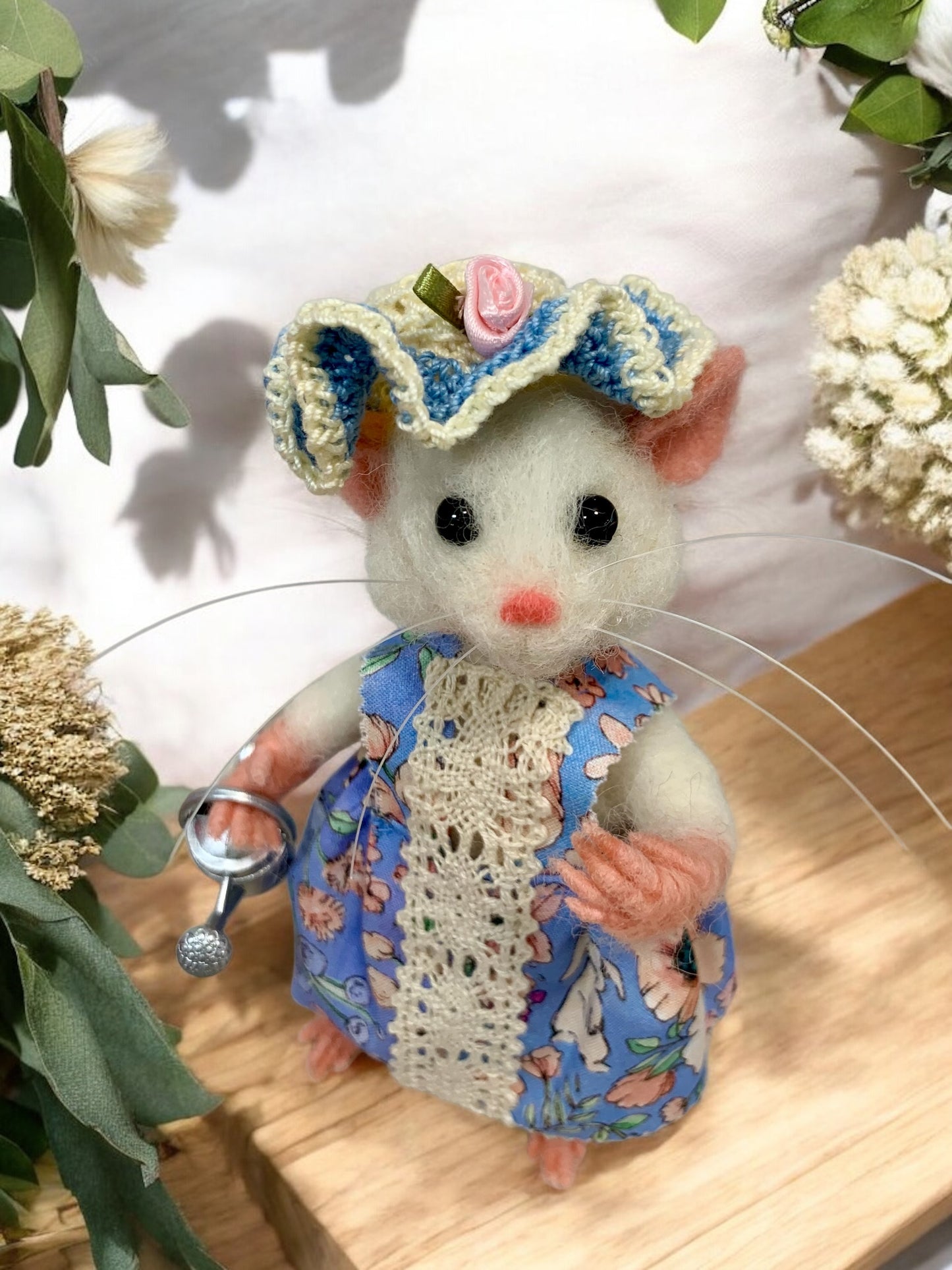 Handmade Felt Mouse in Summer Dress – Soft Wool Mouse Figurine