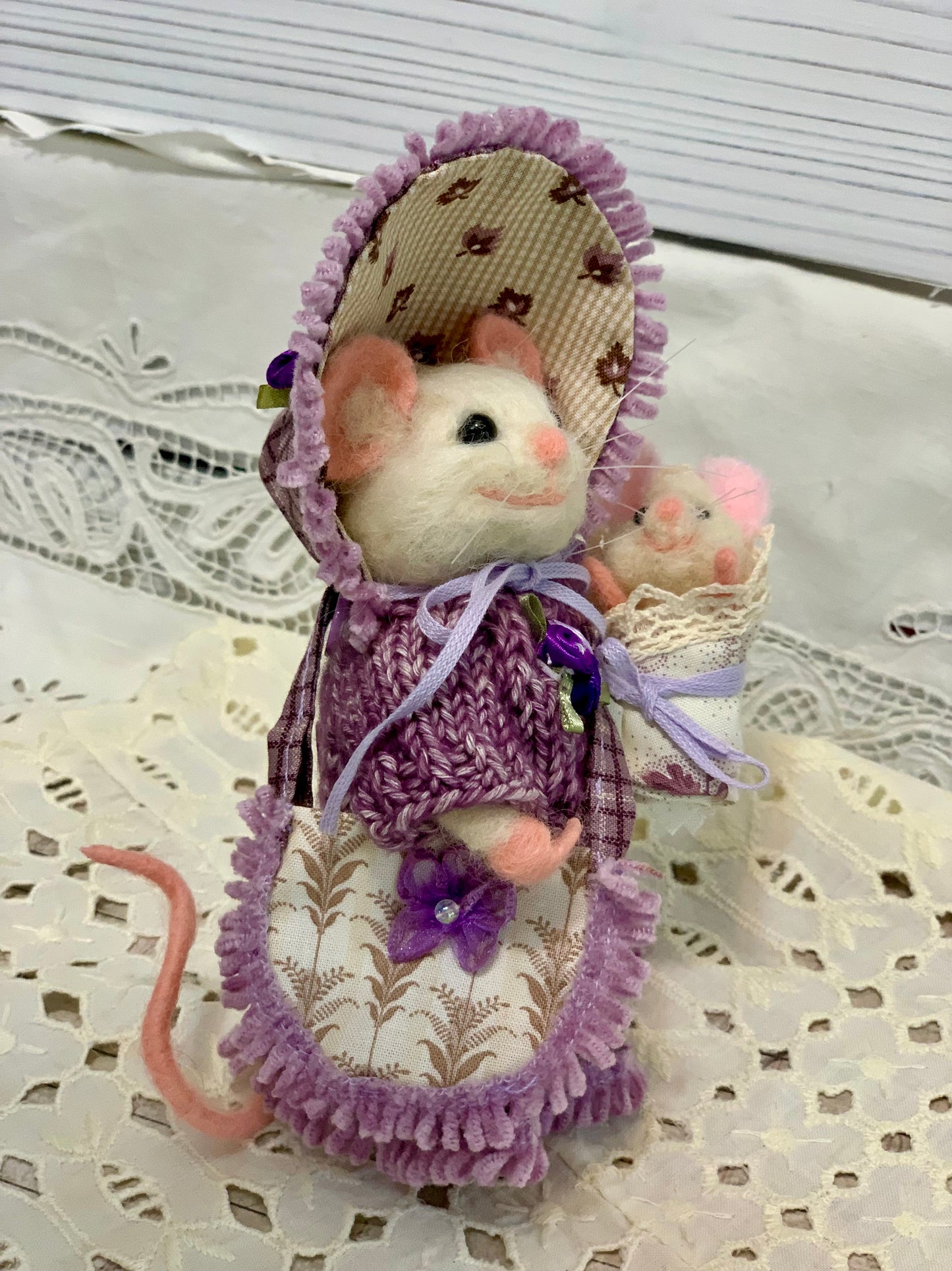 Victorian Lady Mouse with Baby – Handmade Needle-Felted Collectible Art Doll