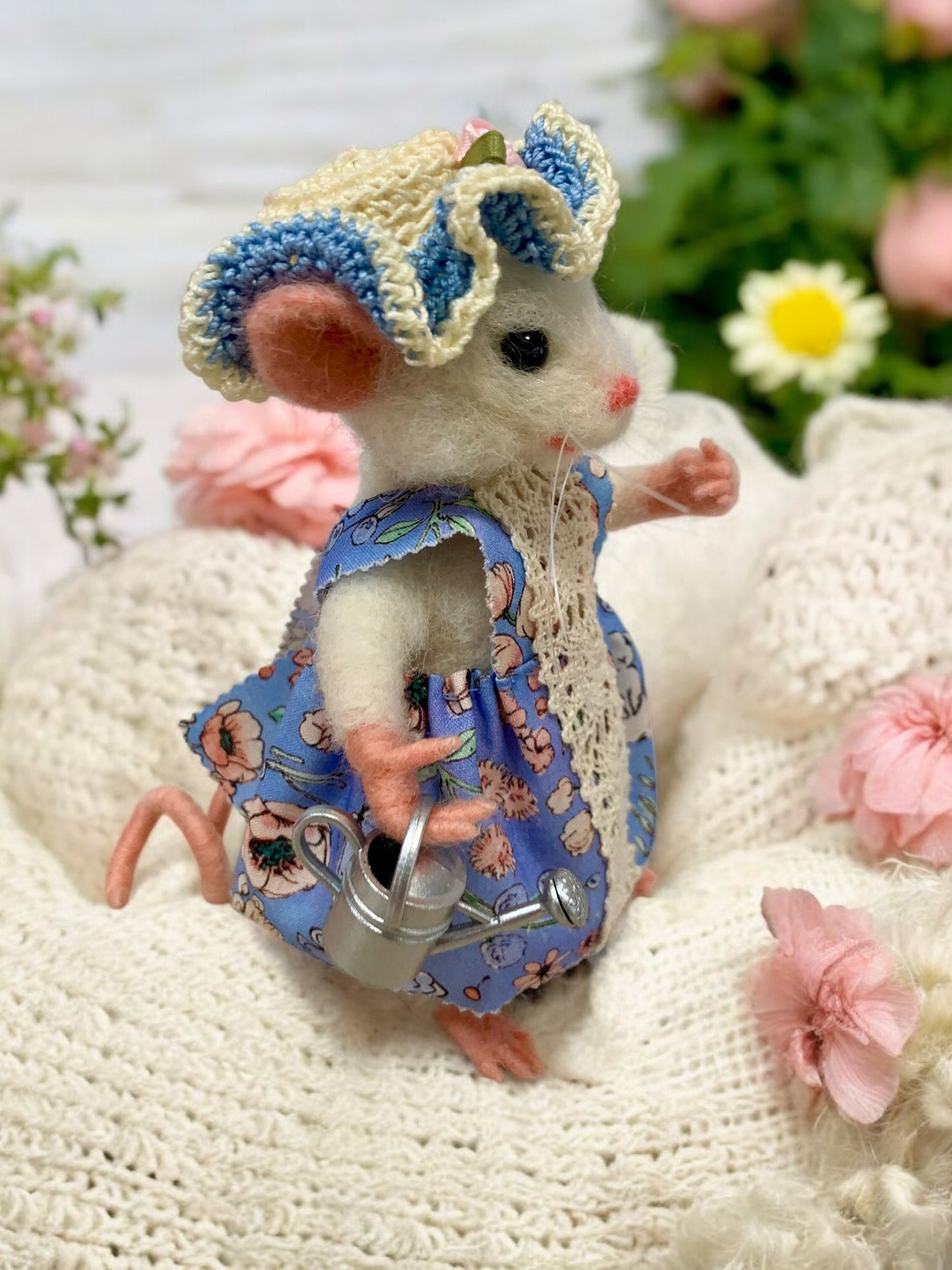 Handmade Felt Mouse in Summer Dress – Soft Wool Mouse Figurine