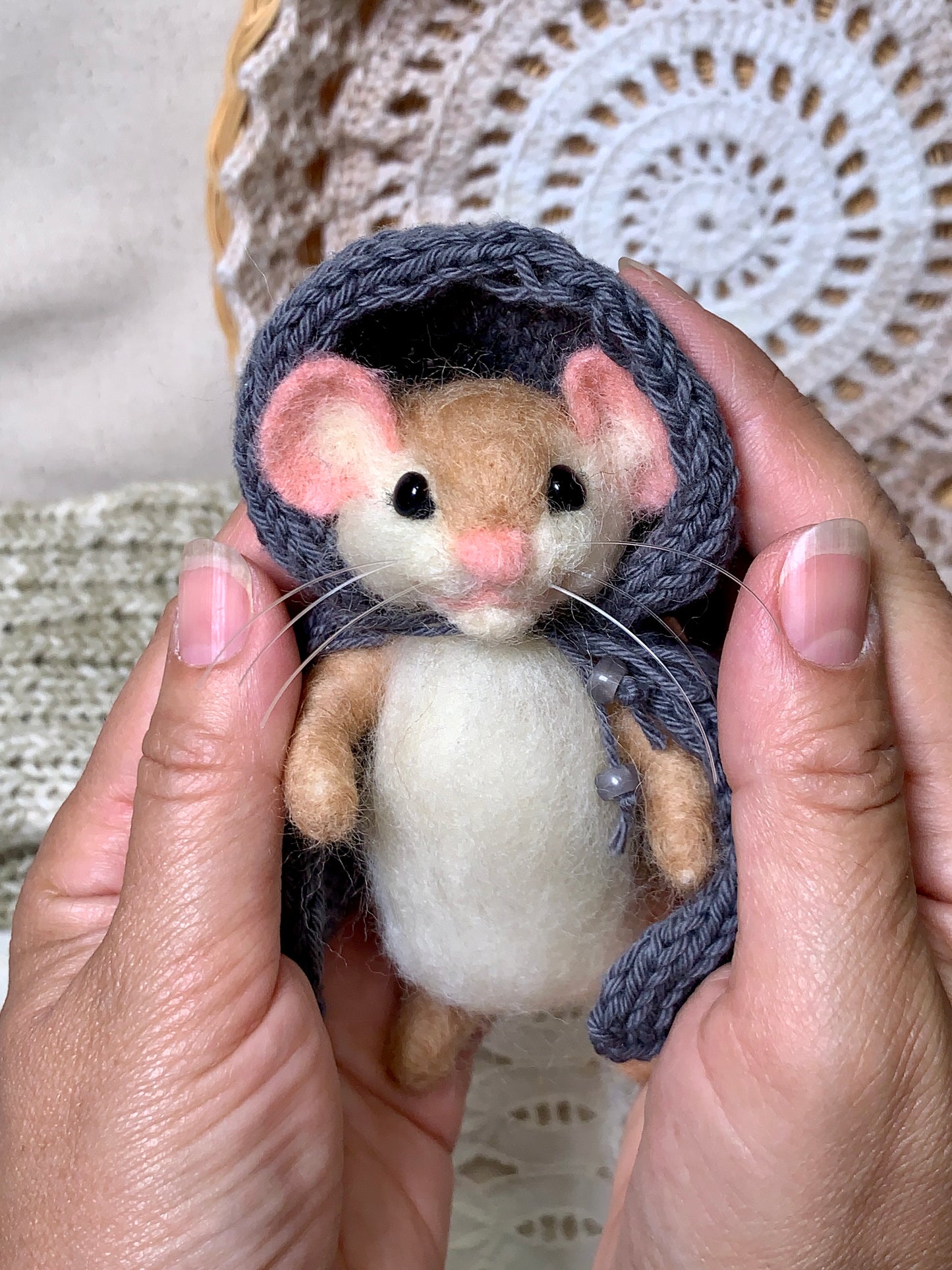 Peter the Mouse – Needle Felted Wool Wanderer with Cloak & Walking Stick | Handmade Collectible Art Doll