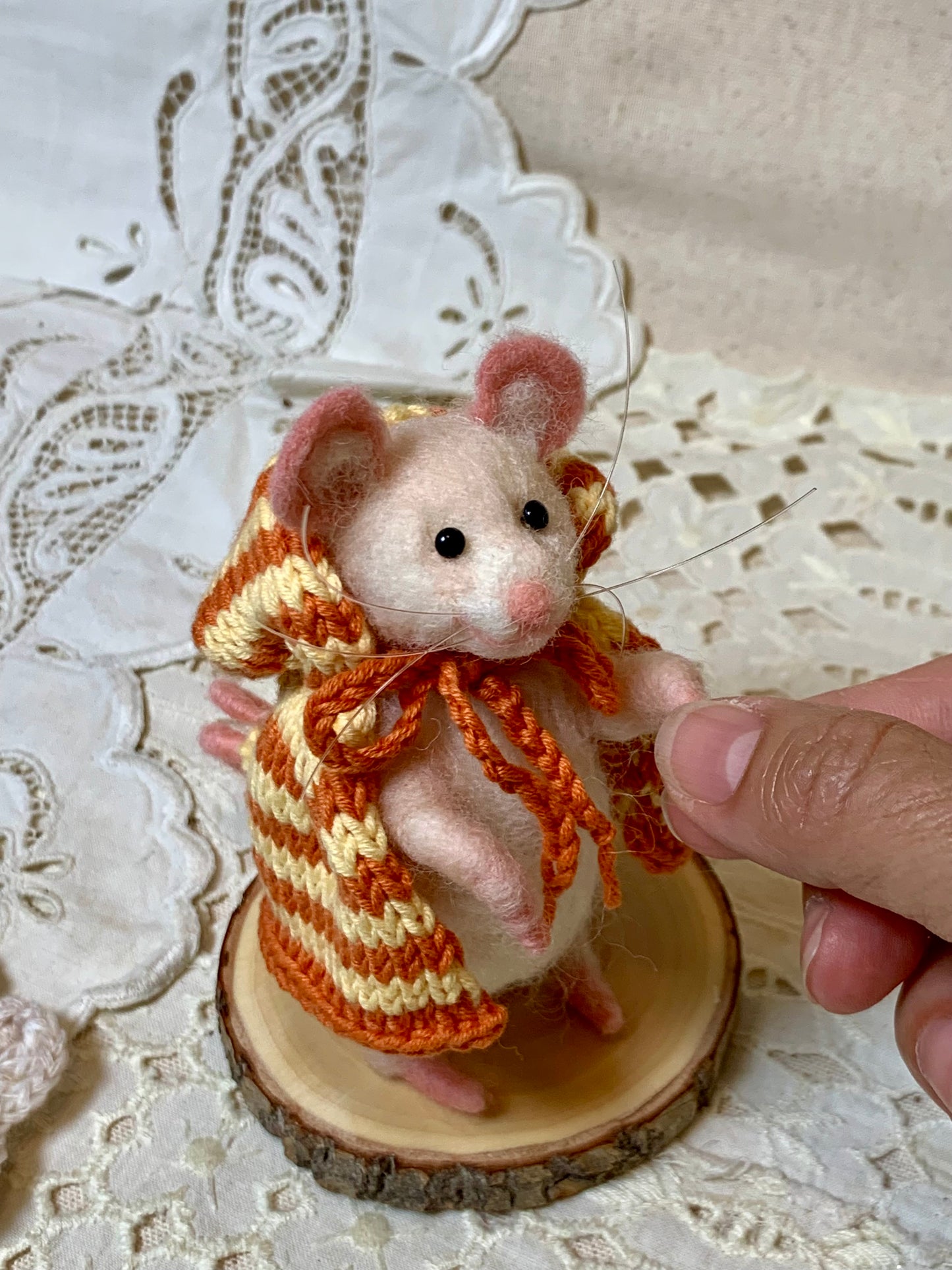 Handmade Needle Felted Mouse – Whimsical Wool Art Dolls in Colorful Outfits – Collectible Figurines, Gift for Mouse Lovers