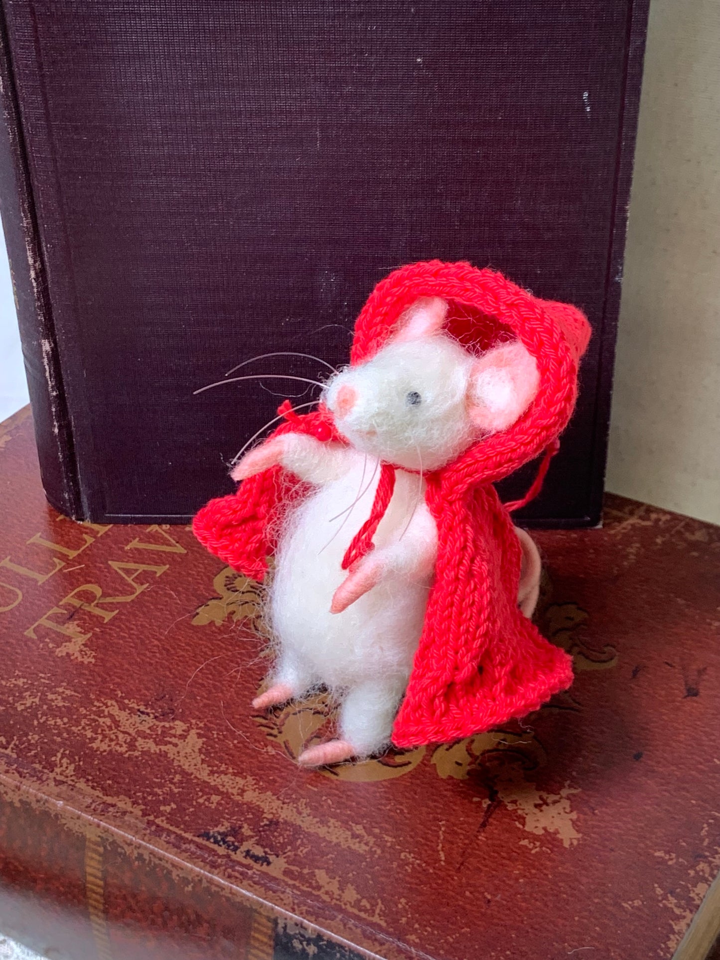 Mary the Mouse – Needle Felted Wool Wanderer with Cloak & Walking Stick | Handmade Collectible Art Doll