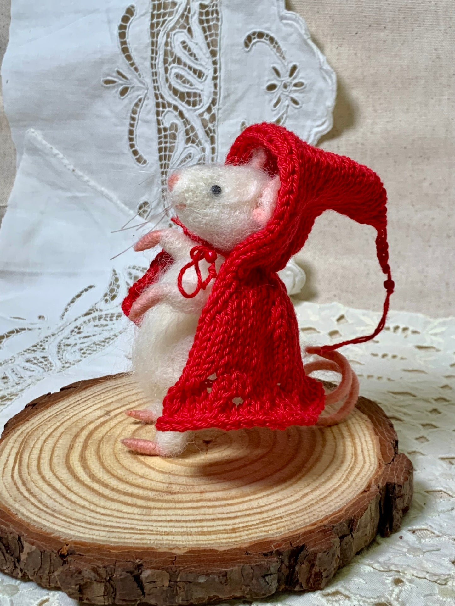 Mary the Mouse – Needle Felted Wool Wanderer with Cloak & Walking Stick | Handmade Collectible Art Doll