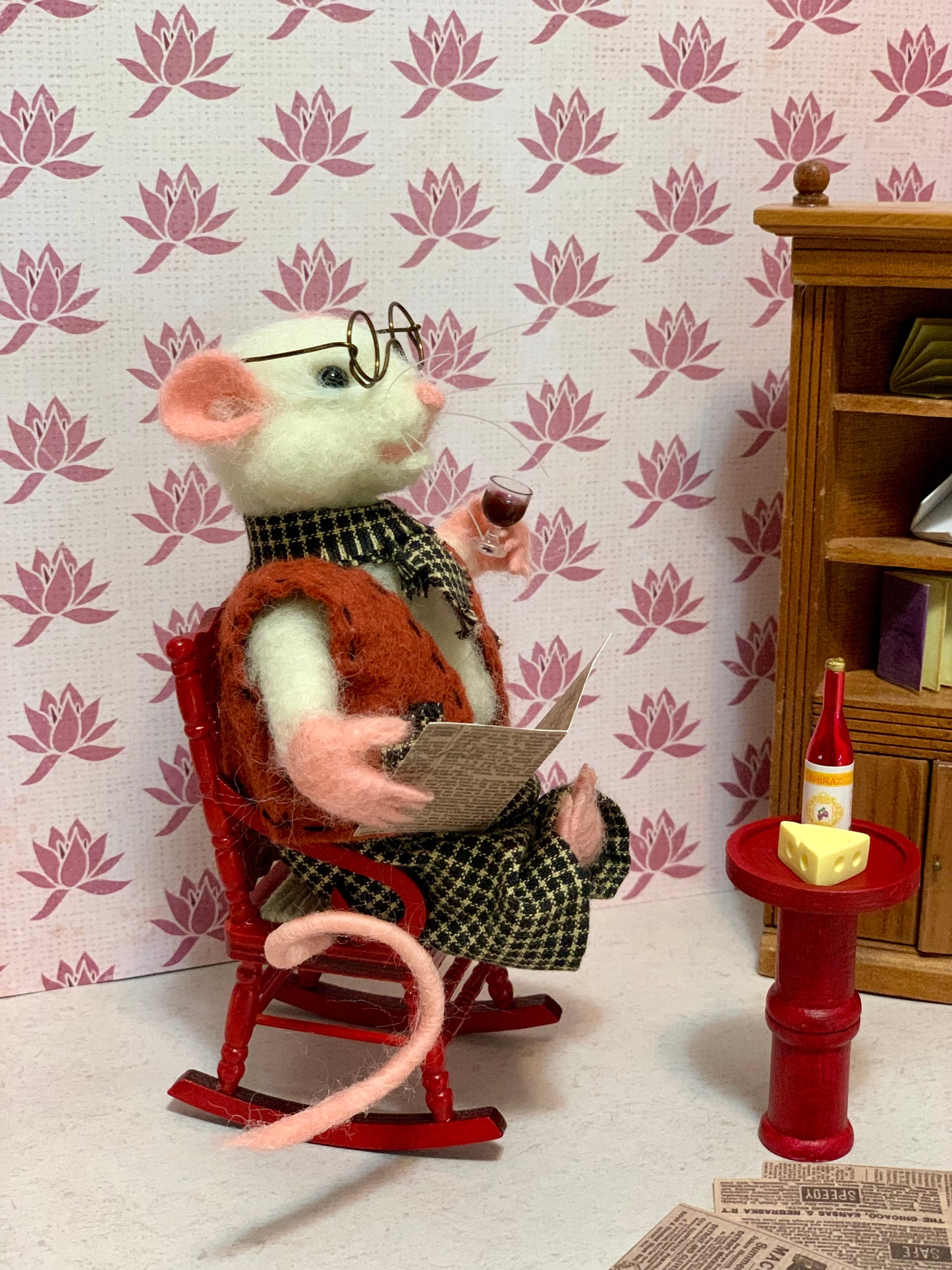 Needle-Felted Mr. Whiskers – Handmade Grandfather Mouse Art Doll with Glasses & Wine | Unique Grandpa Gift