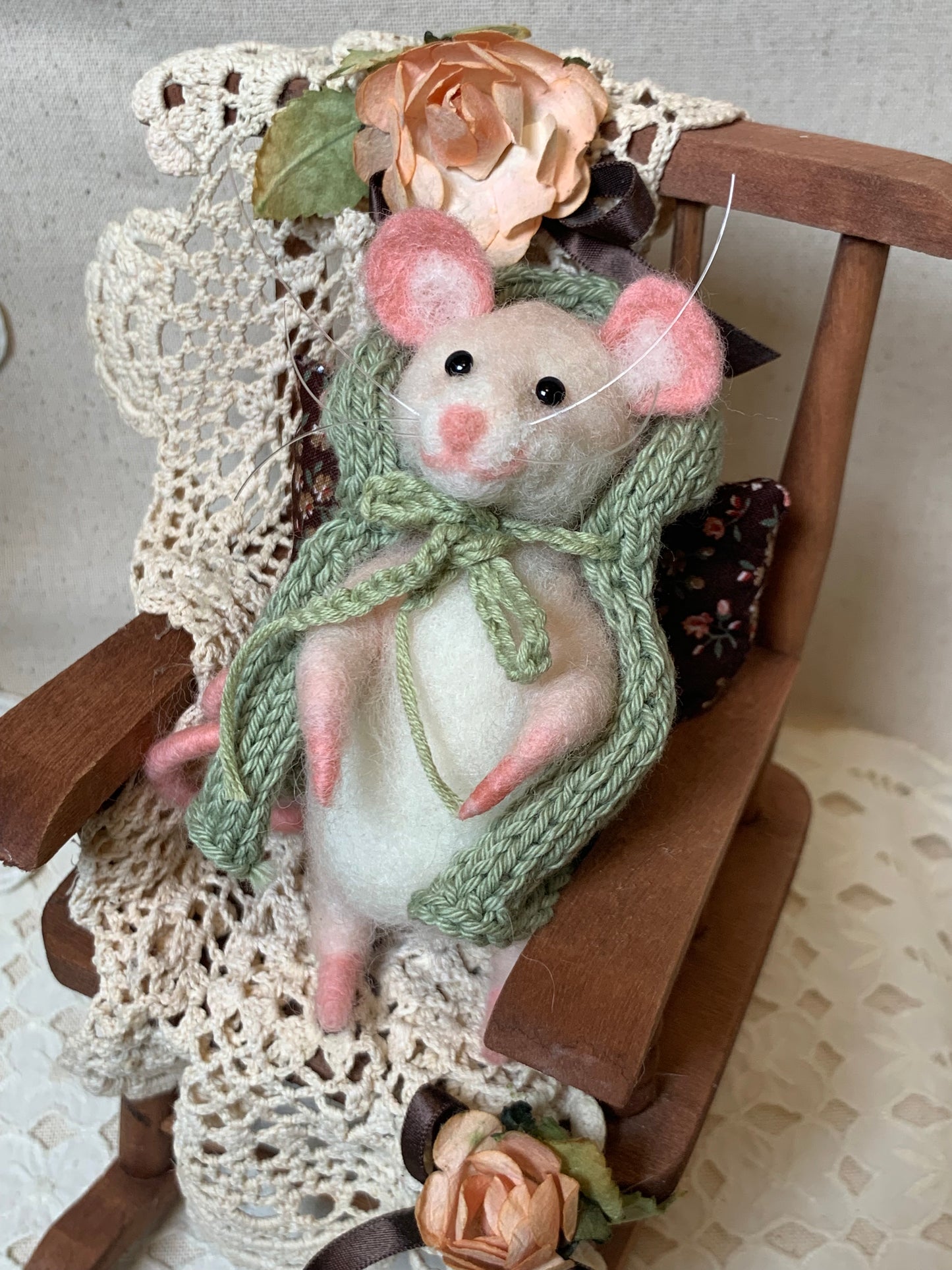 Handmade Needle Felted Mouse – Whimsical Wool Art Dolls in Colorful Outfits – Collectible Figurines, Gift for Mouse Lovers