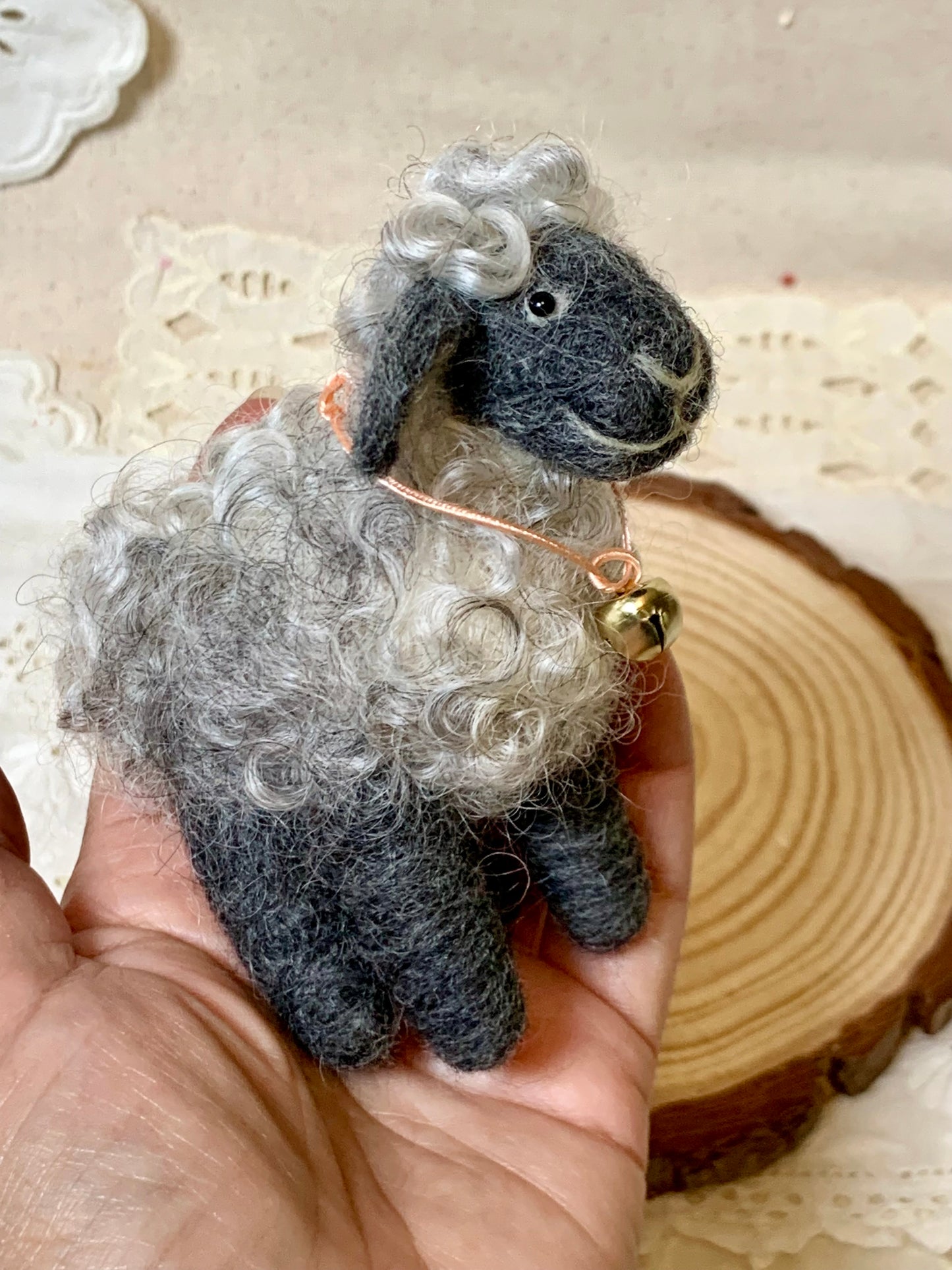 Needle Felted Sheep Clover – Handmade Wool Animal, Soft Pastel Spring Decor, Collectible Waldorf Doll, Farmhouse Gift