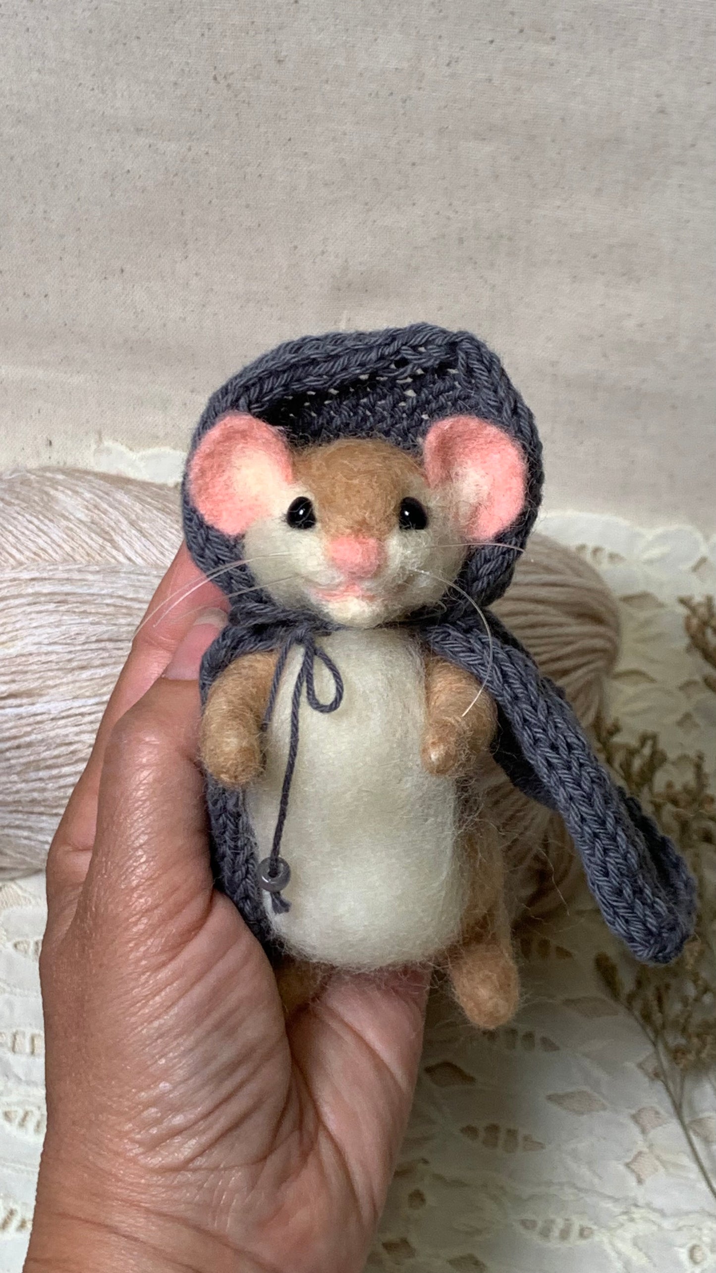 Peter the Mouse – Needle Felted Wool Wanderer with Cloak & Walking Stick | Handmade Collectible Art Doll