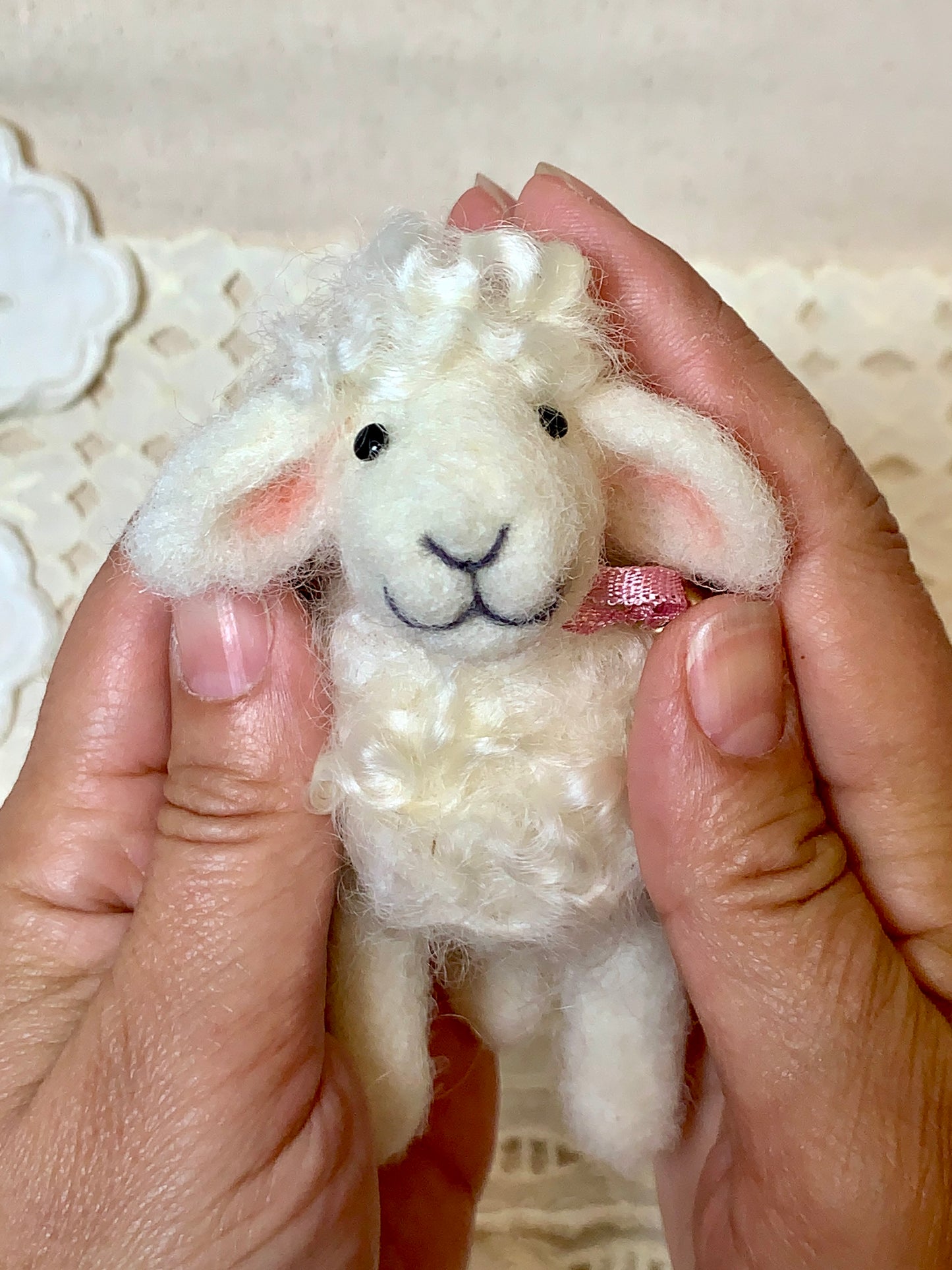 Needle Felted Sheep Lillibelle – Handmade Wool Animal, Soft Pastel Spring Decor, Collectible Waldorf Doll, Farmhouse Gift