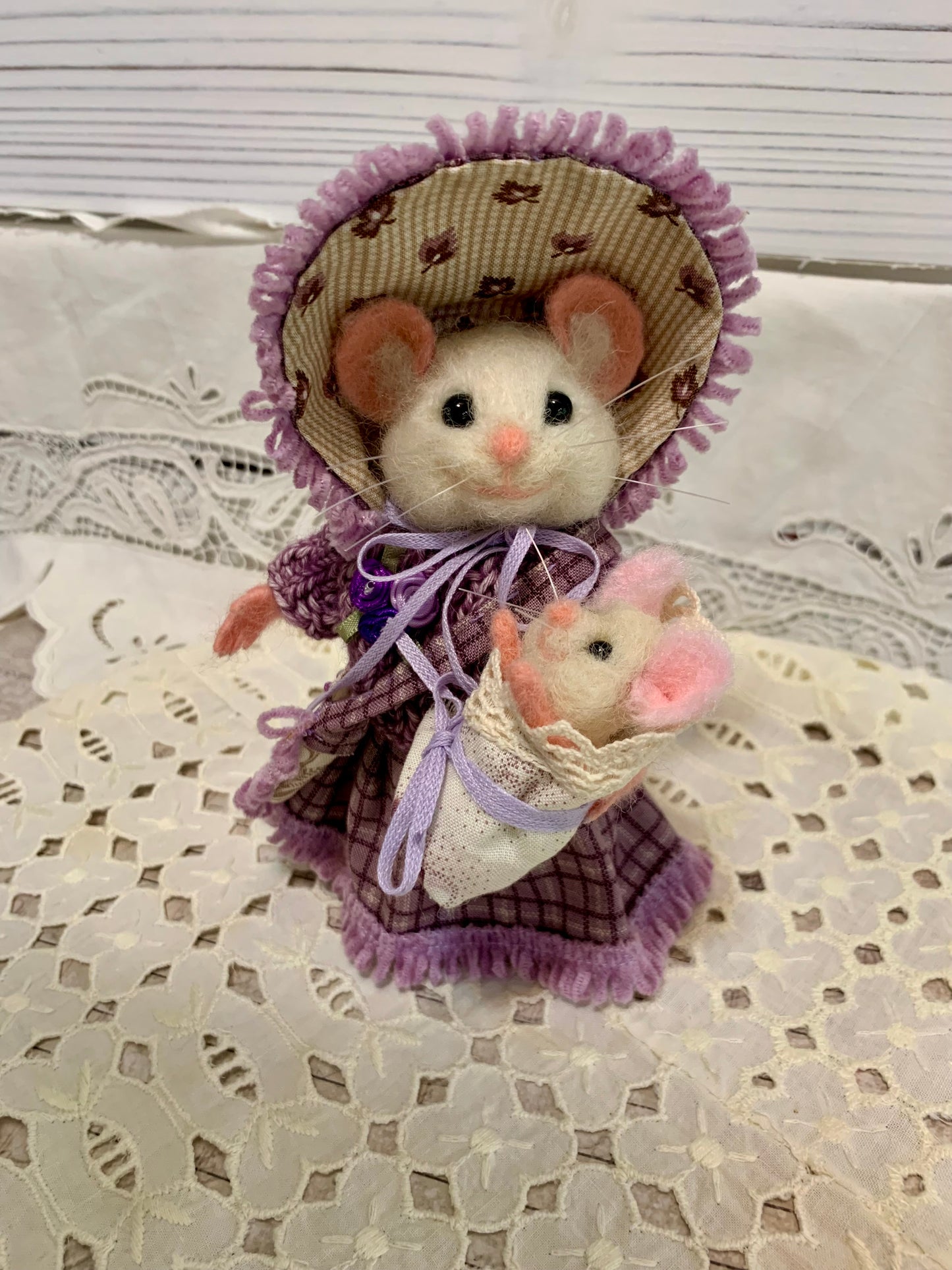 Victorian Lady Mouse with Baby – Handmade Needle-Felted Collectible Art Doll