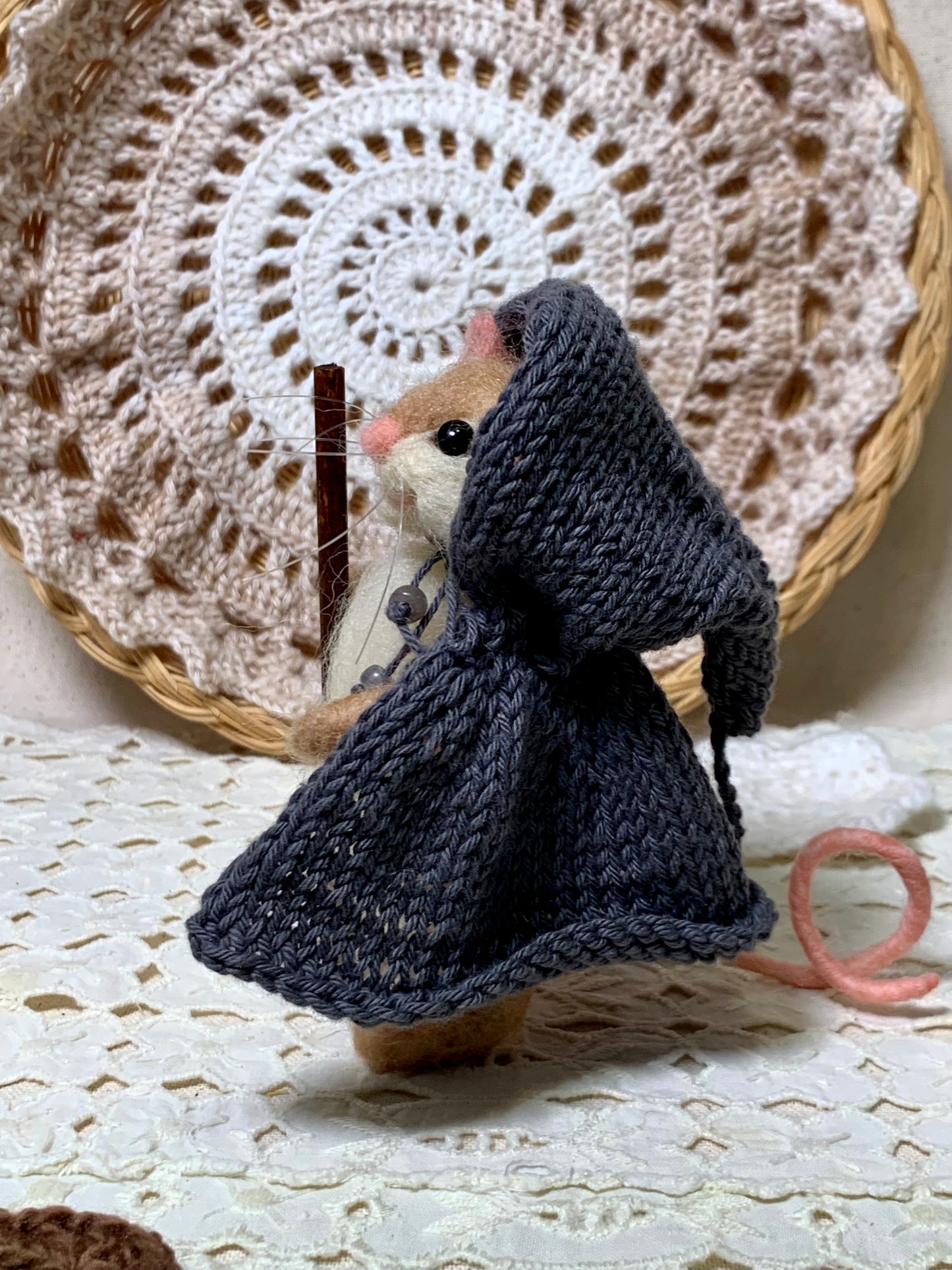 Peter the Mouse – Needle Felted Wool Wanderer with Cloak & Walking Stick | Handmade Collectible Art Doll