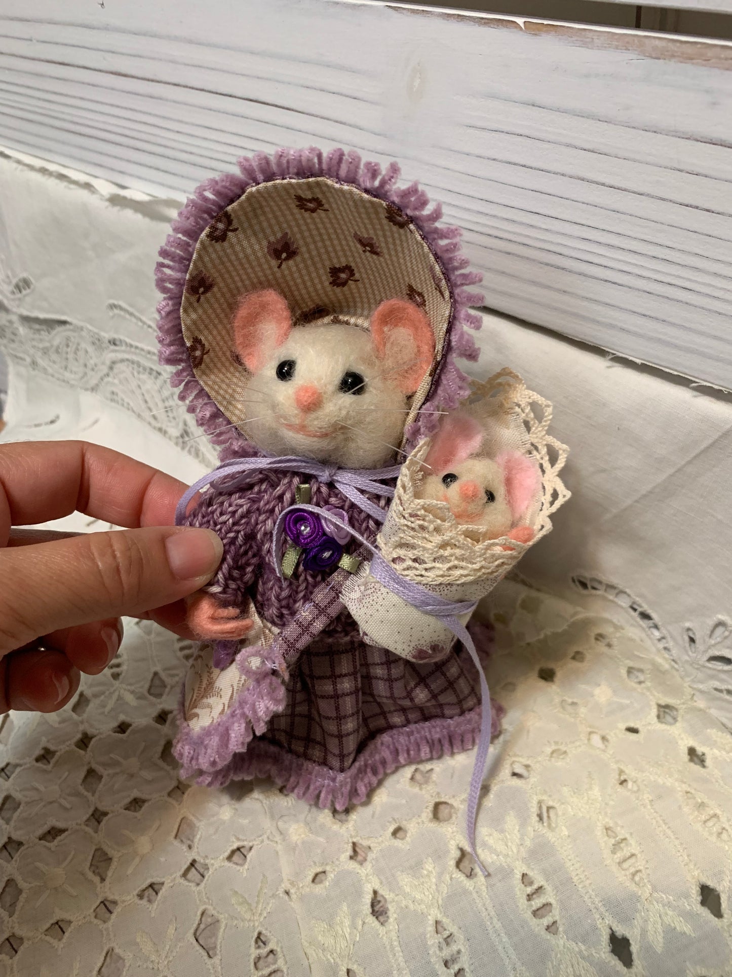 Victorian Lady Mouse with Baby – Handmade Needle-Felted Collectible Art Doll