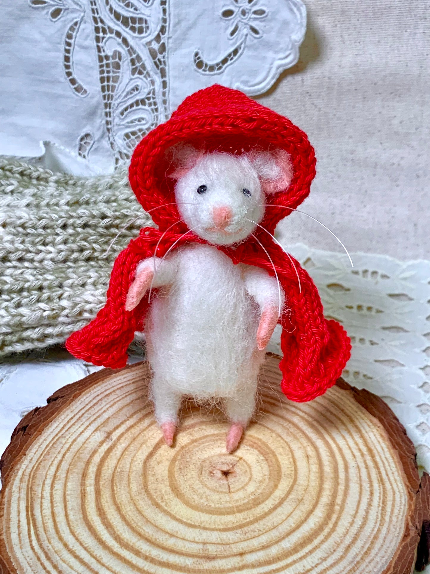 Mary the Mouse – Needle Felted Wool Wanderer with Cloak & Walking Stick | Handmade Collectible Art Doll