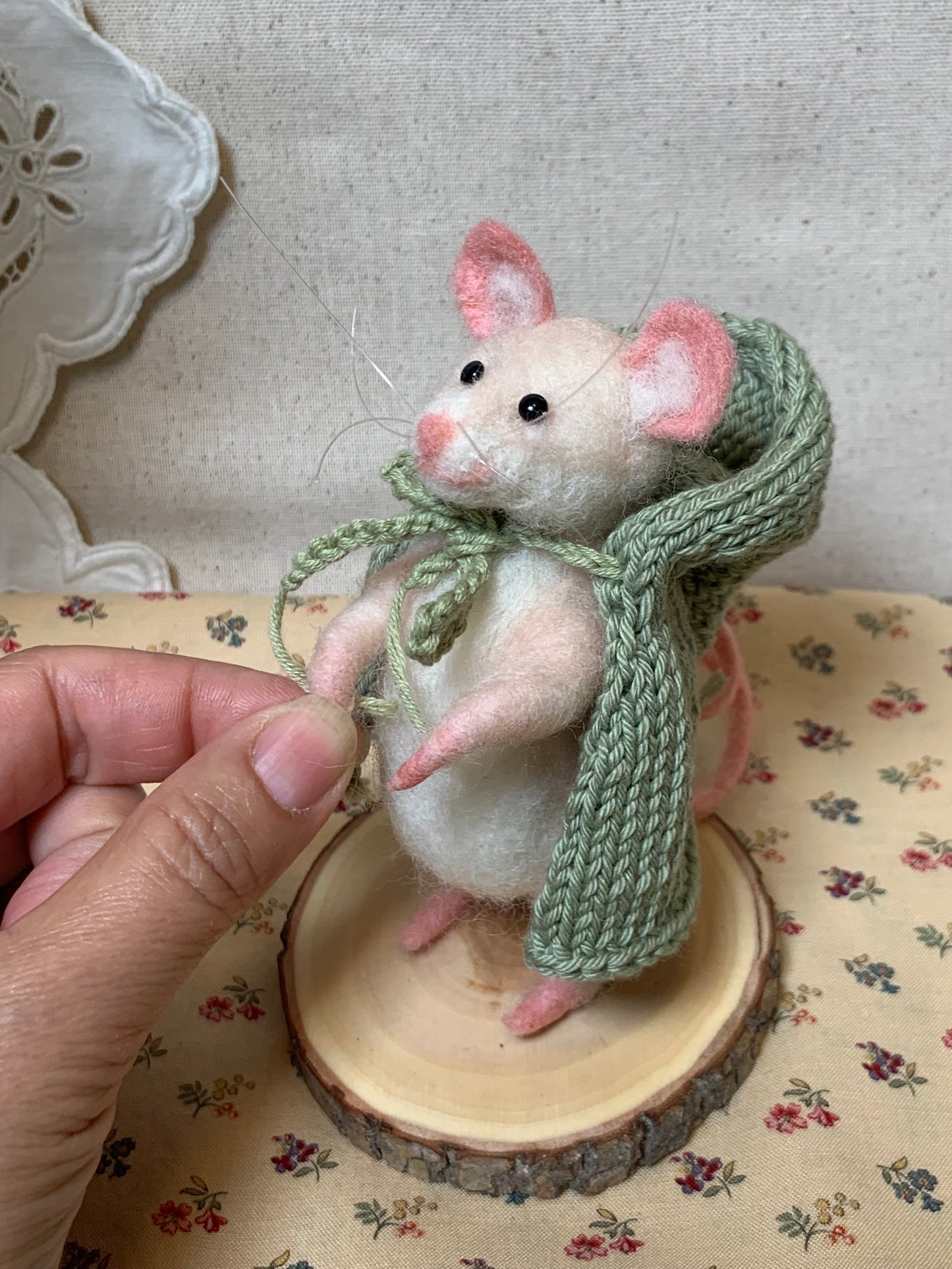 Handmade Needle Felted Mouse – Whimsical Wool Art Dolls in Colorful Outfits – Collectible Figurines, Gift for Mouse Lovers