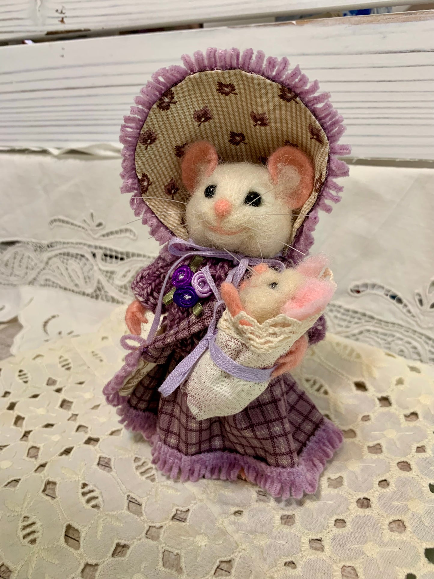 Victorian Lady Mouse with Baby – Handmade Needle-Felted Collectible Art Doll