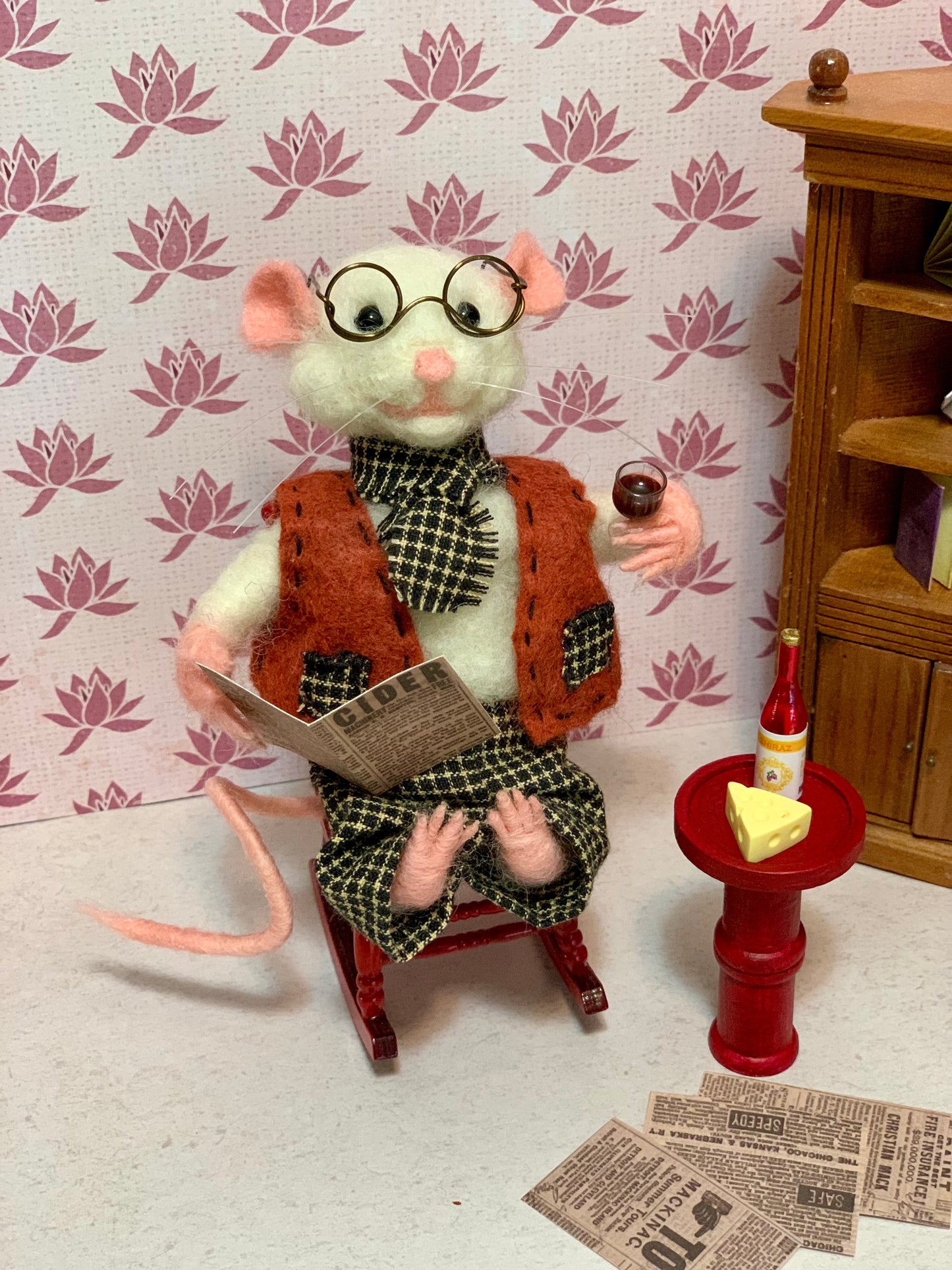 Needle-Felted Mr. Whiskers – Handmade Grandfather Mouse Art Doll with Glasses & Wine | Unique Grandpa Gift