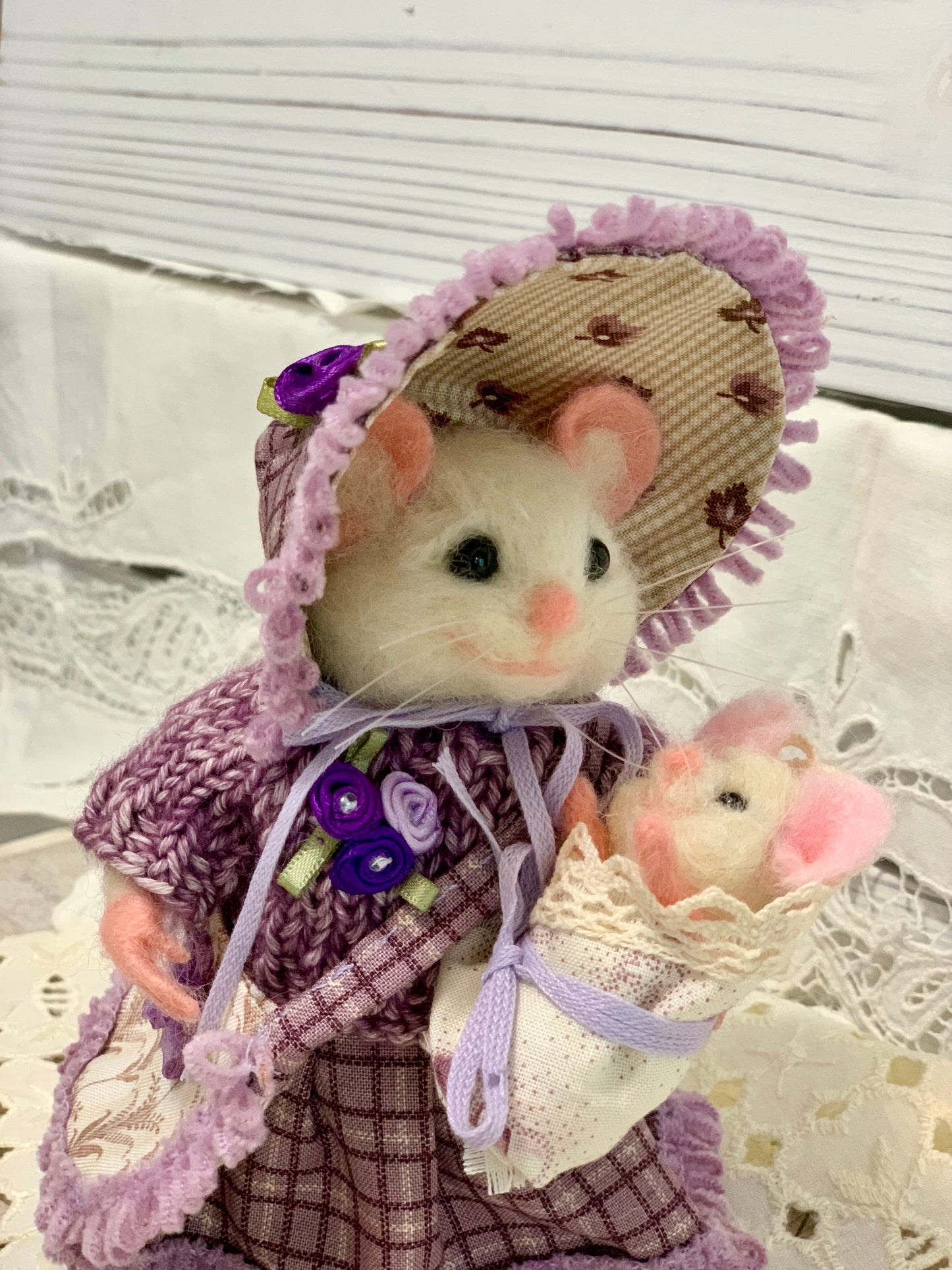 Victorian Lady Mouse with Baby – Handmade Needle-Felted Collectible Art Doll