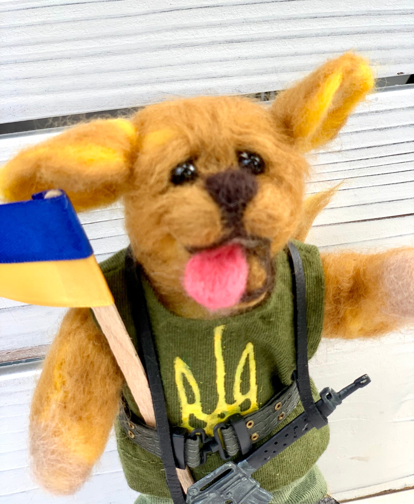 Bayraktar the Dog, Needle Felted Military Dog – Handmade Ukrainian Support Plush Toy – Cute Soldier Dog Figurine – Collectible Gift for Dog Lovers Yellow Lab