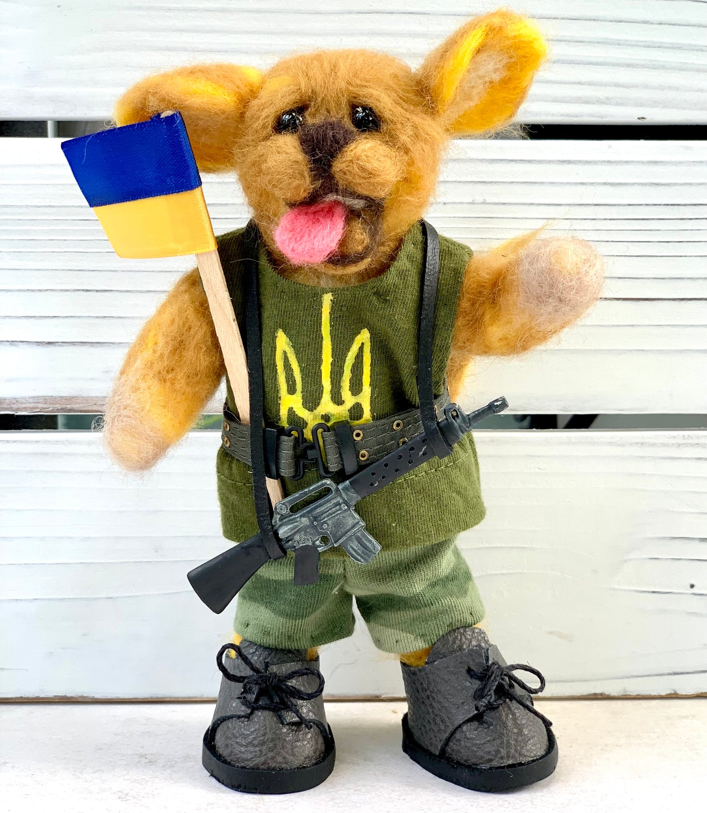 Bayraktar the Dog, Needle Felted Military Dog – Handmade Ukrainian Support Plush Toy – Cute Soldier Dog Figurine – Collectible Gift for Dog Lovers Yellow Lab