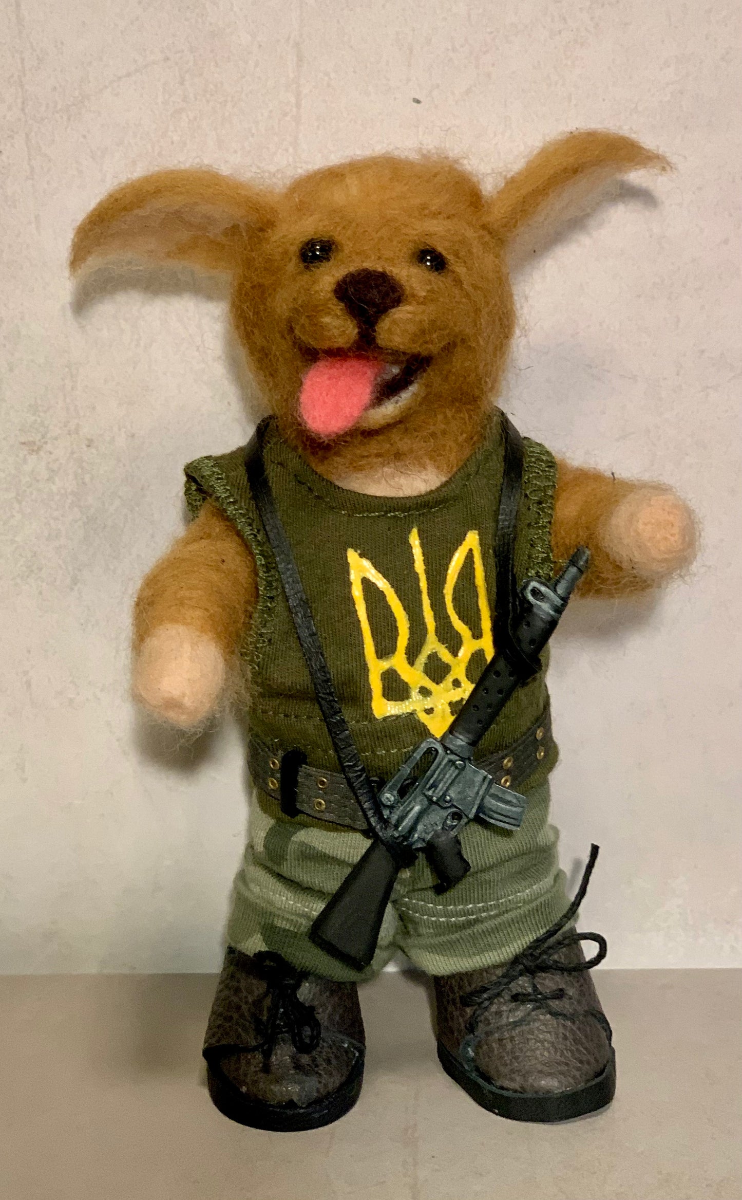 Bayraktar the Dog, Needle Felted Military Dog – Handmade Ukrainian Support Plush Toy – Cute Soldier Dog Figurine – Collectible Gift for Dog Lovers Yellow Lab
