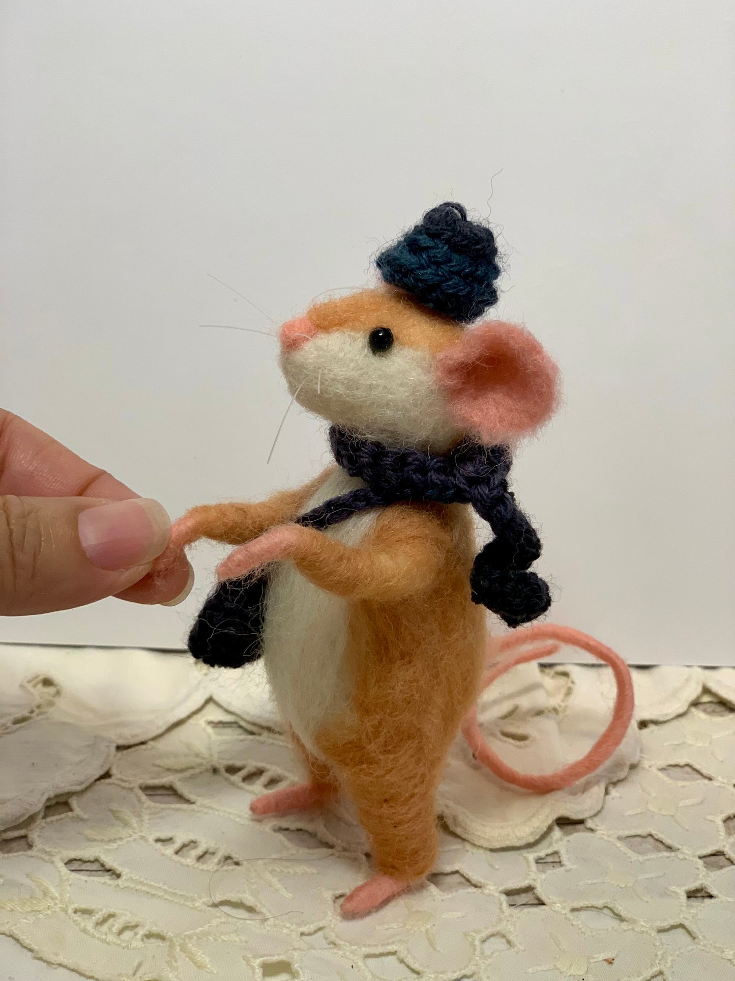 Needle-Felted Mouse with Book – Handmade Natural Fiber Art Doll | Whimsical Woodland Decor Collectible Dressed Figurine