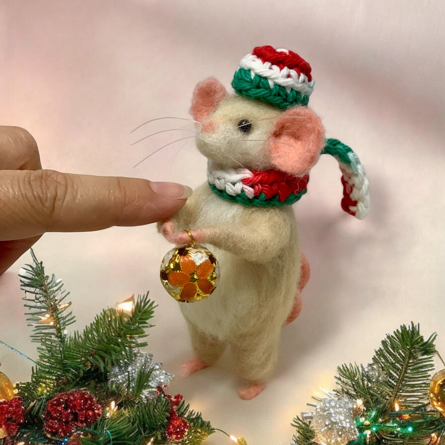 Christmas Felted Mouse Pip - Handmade Waldorf-Inspired Toy with Winter Bell, Festive Decoration or Collectible Gift