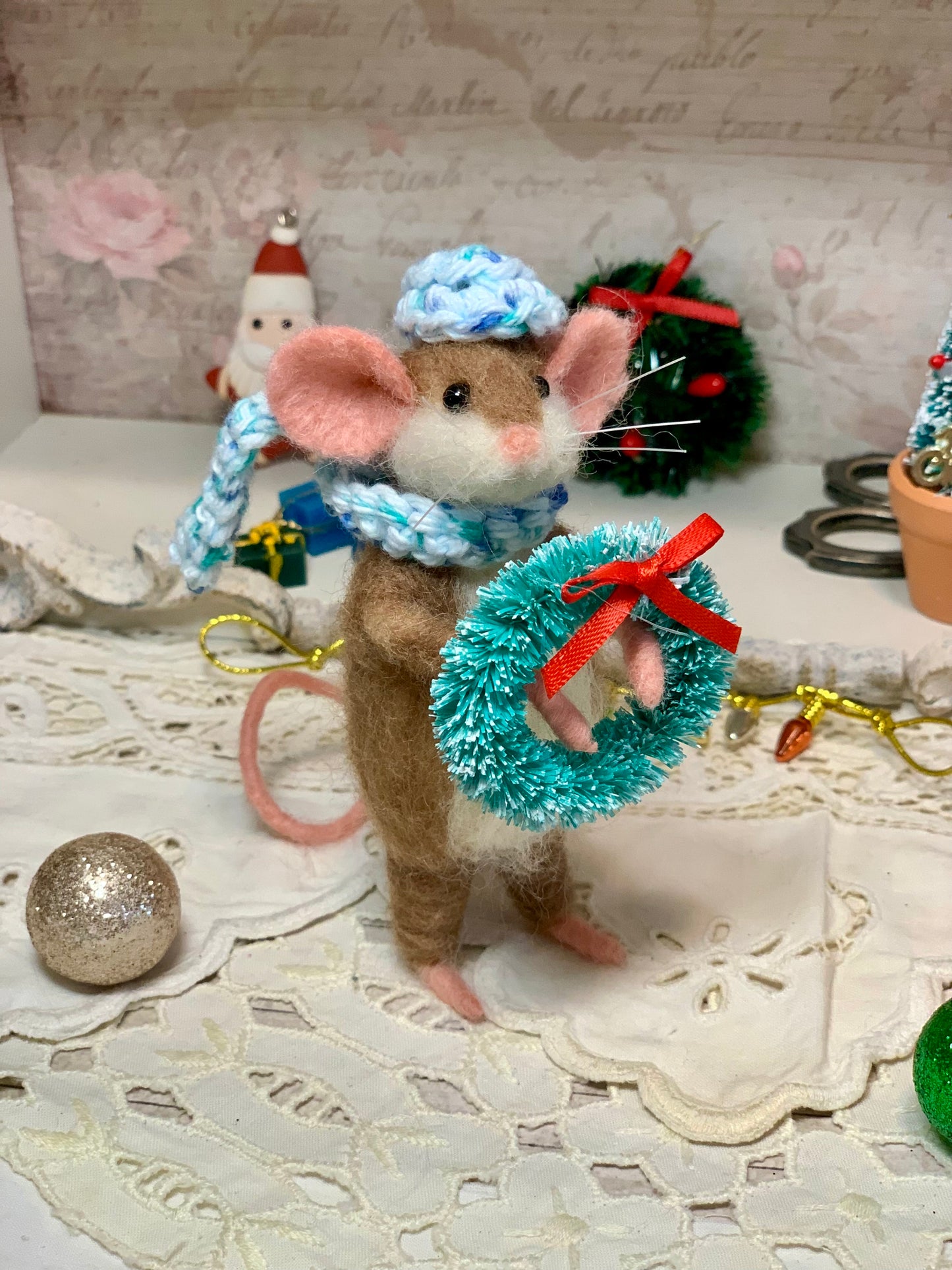 Christmas Mouse Pip Cute Toy Waldorf inspired Sweet Little Beige Stuffed Animal Winter Elf with Wreath Needle Felted Dressed Figurine Winter