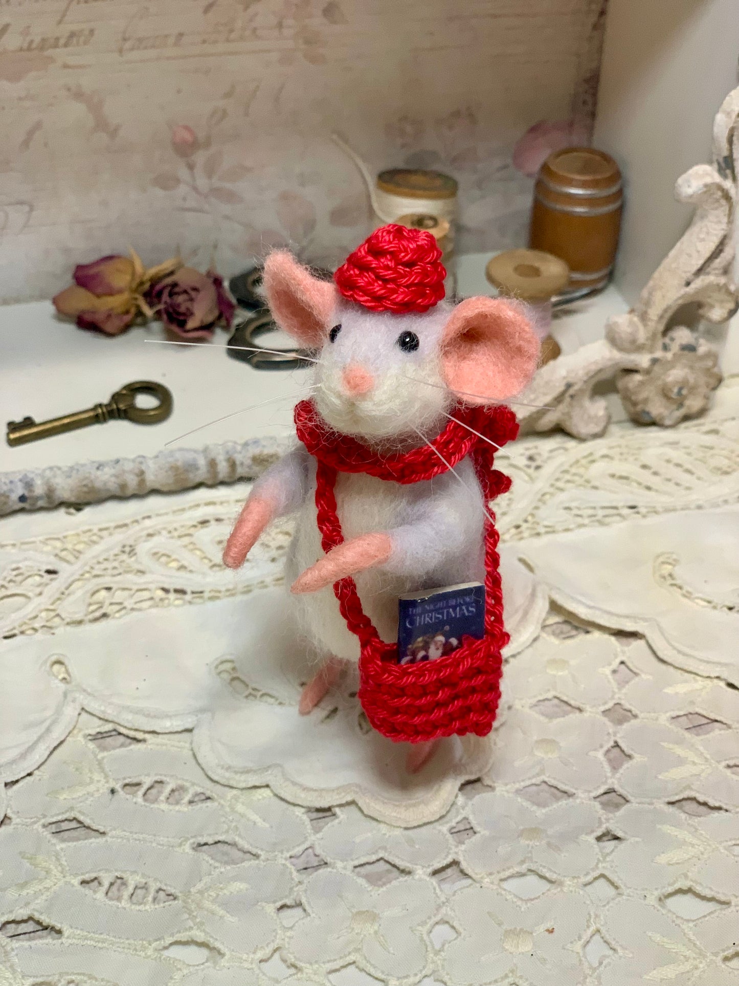 Needle-Felted Mouse with Book – Handmade Natural Fiber Art Doll | Whimsical Woodland Decor Collectible Dressed Figurine