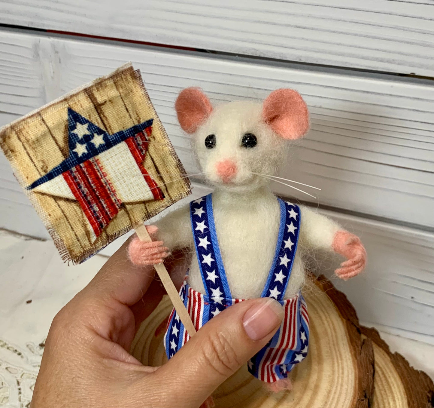 Needle-Felted Patriotic Mouse - Red, White & Blue Collectible Ornament, Unique Gift for USA Pride Decor