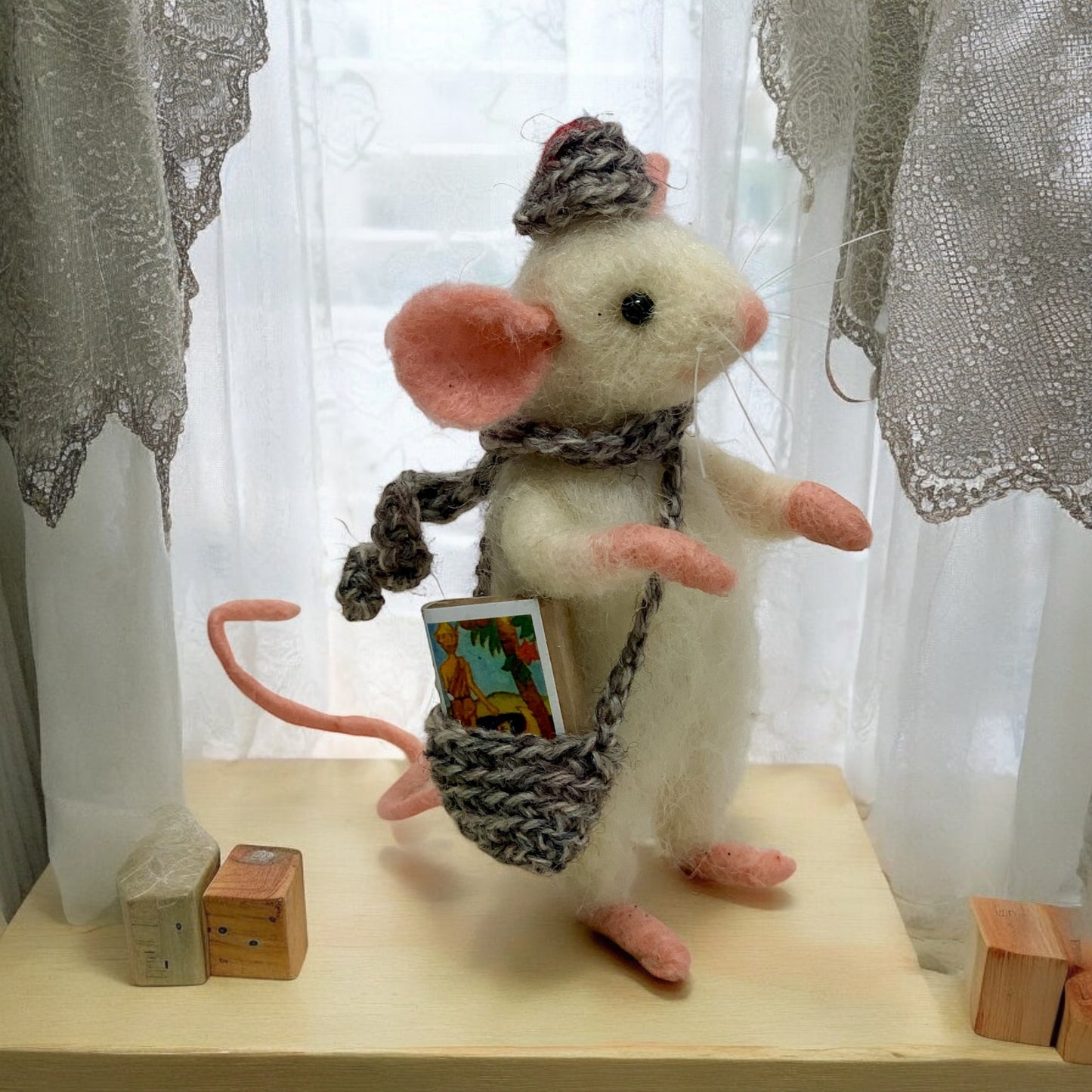 Needle-Felted Mouse with Book – Handmade Natural Fiber Art Doll | Whimsical Woodland Decor Collectible Dressed Figurine