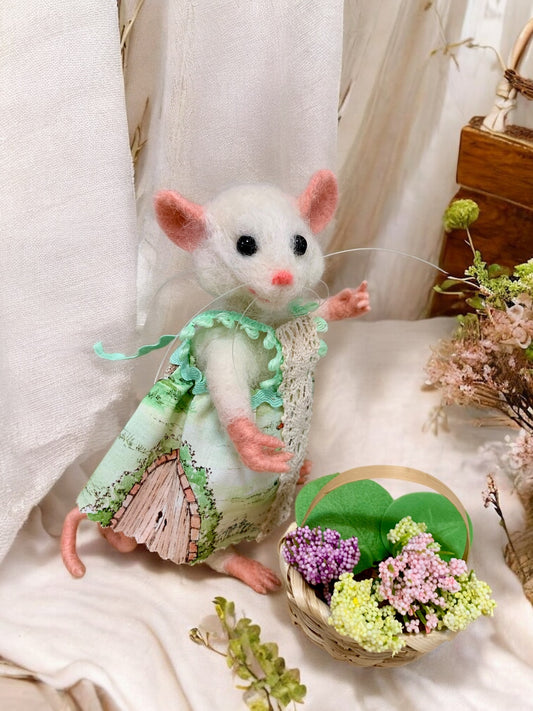 Speing Mouse  – Handmade Needle-Felted Collectible Art Doll