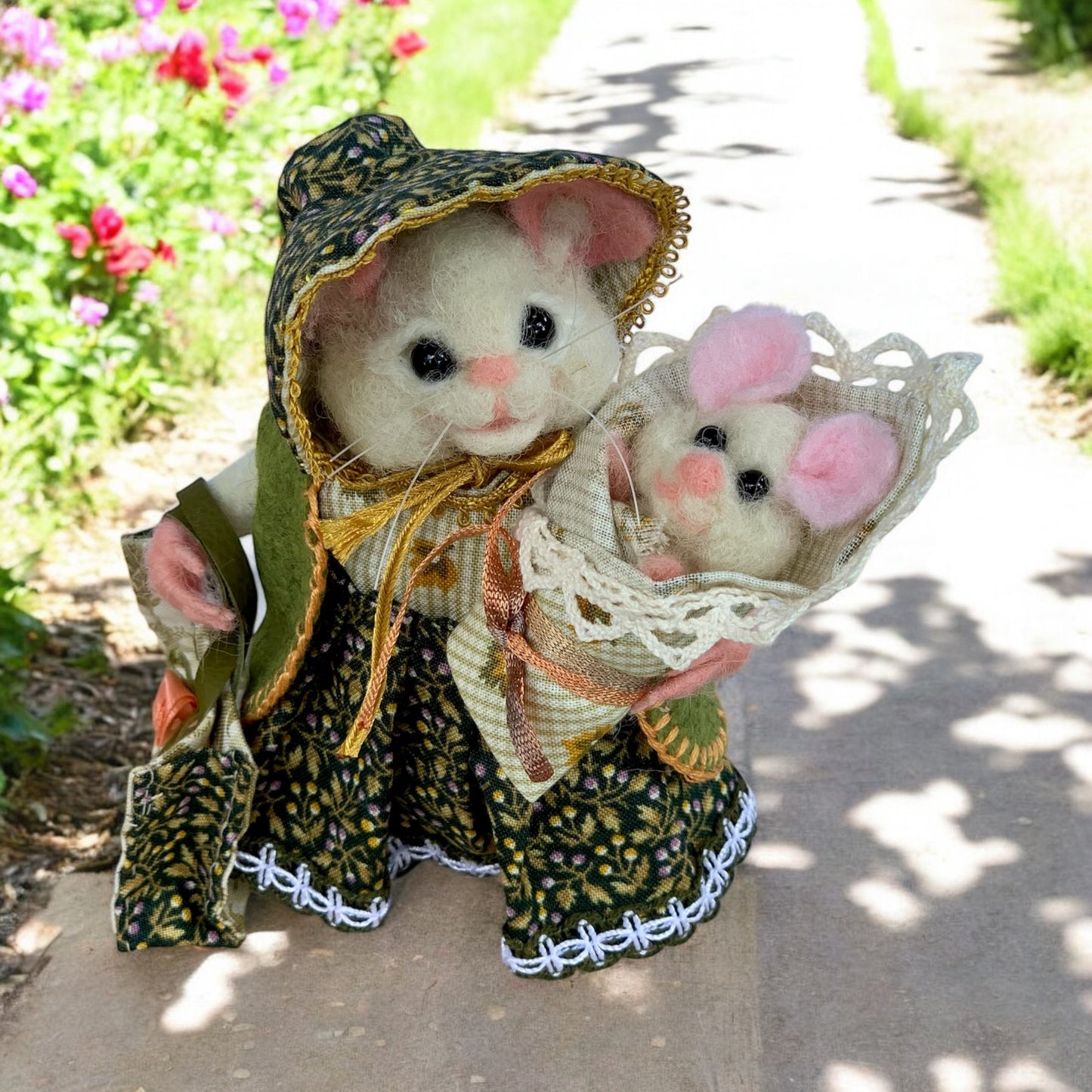 Victorian Lady Mouse with Baby – OOAK Needle Felted Collectible | Handmade Art Doll