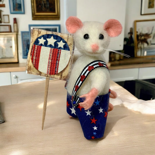 Needle-Felted Patriotic Mouse - Red, White & Blue Collectible Ornament, Unique Gift for USA Pride Decor