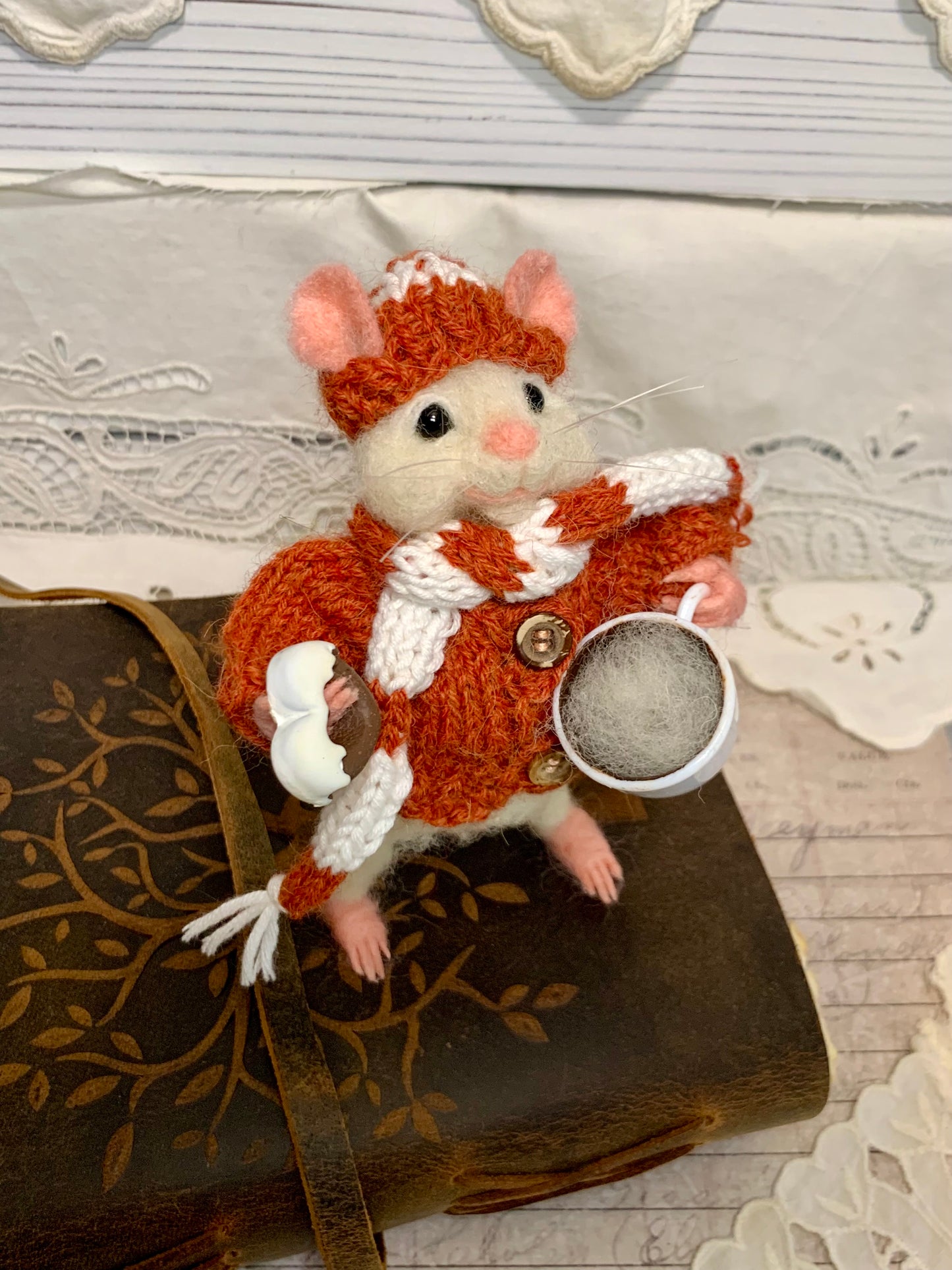 Filo Nibbleton the Coffee Mouse – OOAK Needle Felted White Mouse | Handmade Art Doll