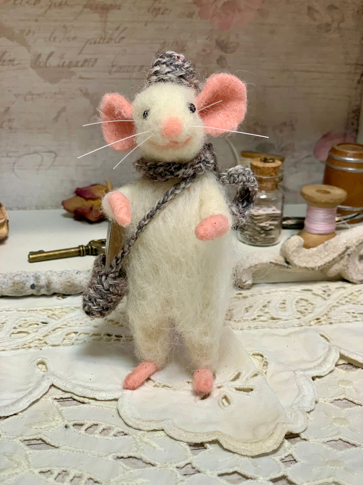 Needle-Felted Mouse with Book – Handmade Natural Fiber Art Doll | Whimsical Woodland Decor Collectible Dressed Figurine