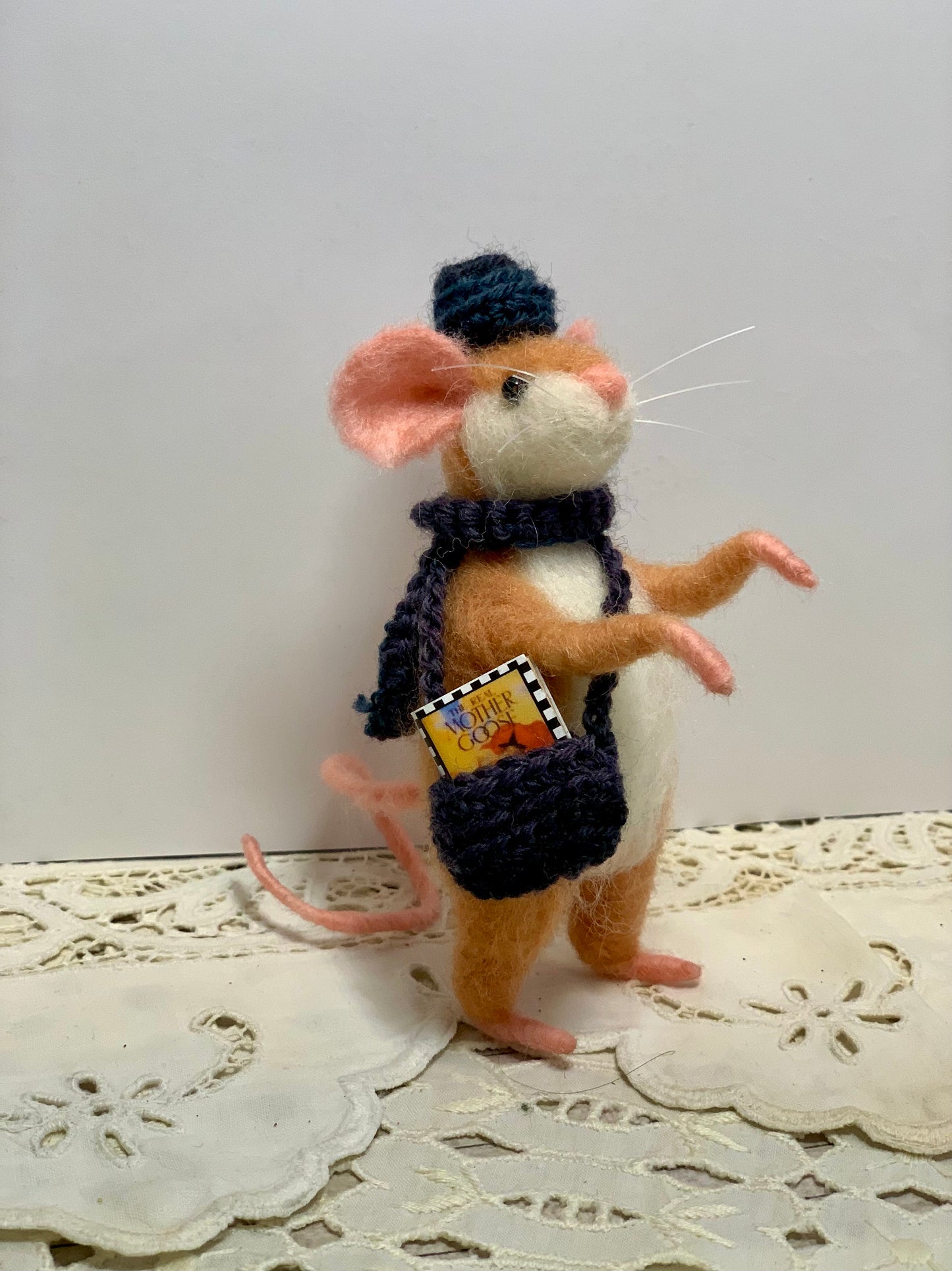 Needle-Felted Mouse with Book – Handmade Natural Fiber Art Doll | Whimsical Woodland Decor Collectible Dressed Figurine