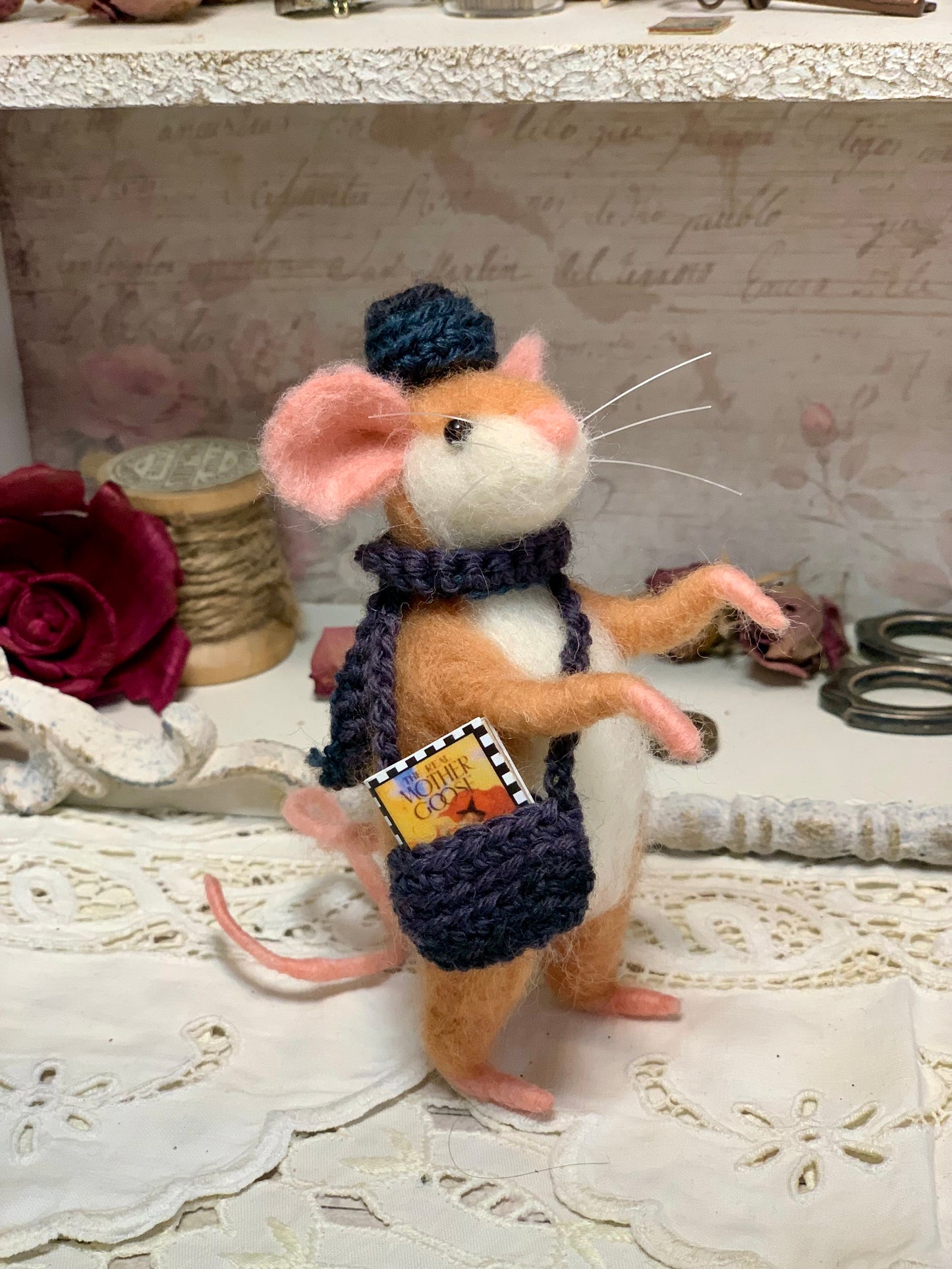 Needle-Felted Mouse with Book – Handmade Natural Fiber Art Doll | Whimsical Woodland Decor Collectible Dressed Figurine