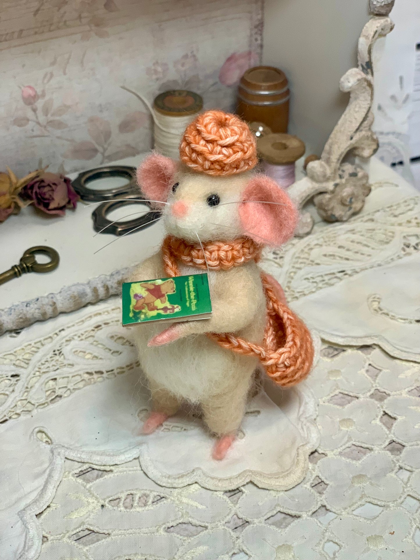 Needle-Felted Mouse with Book – Handmade Natural Fiber Art Doll | Whimsical Woodland Decor Collectible Dressed Figurine