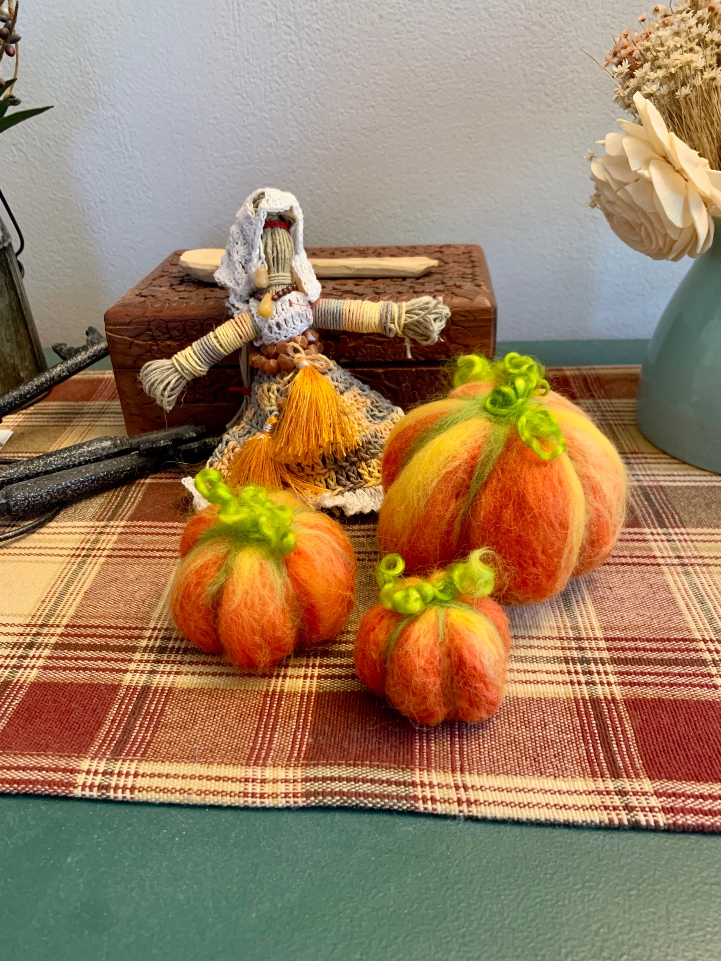 Needle-Felted Pumpkin – Handmade Autumn Wool Sculptures – Fall Table Centerpiece - Cottagecore Home Decoration (Copy)