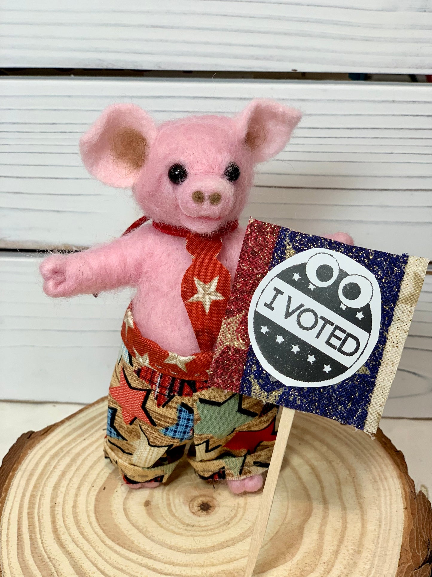 USA Needle Felted Pig, Cute Toy Piggy Lover's Gift, Handmade USA Decor, “I Voted” Collectible Whimsical Figurine Cute Election Day Gift