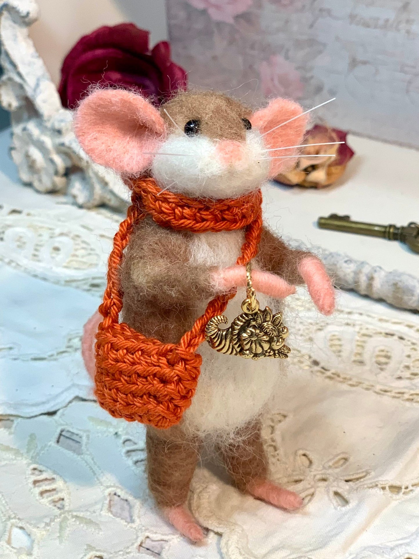 Needle-Felted Mouse Thanksgiving – Handmade Natural Fiber Art Doll | Whimsical Woodland Decor