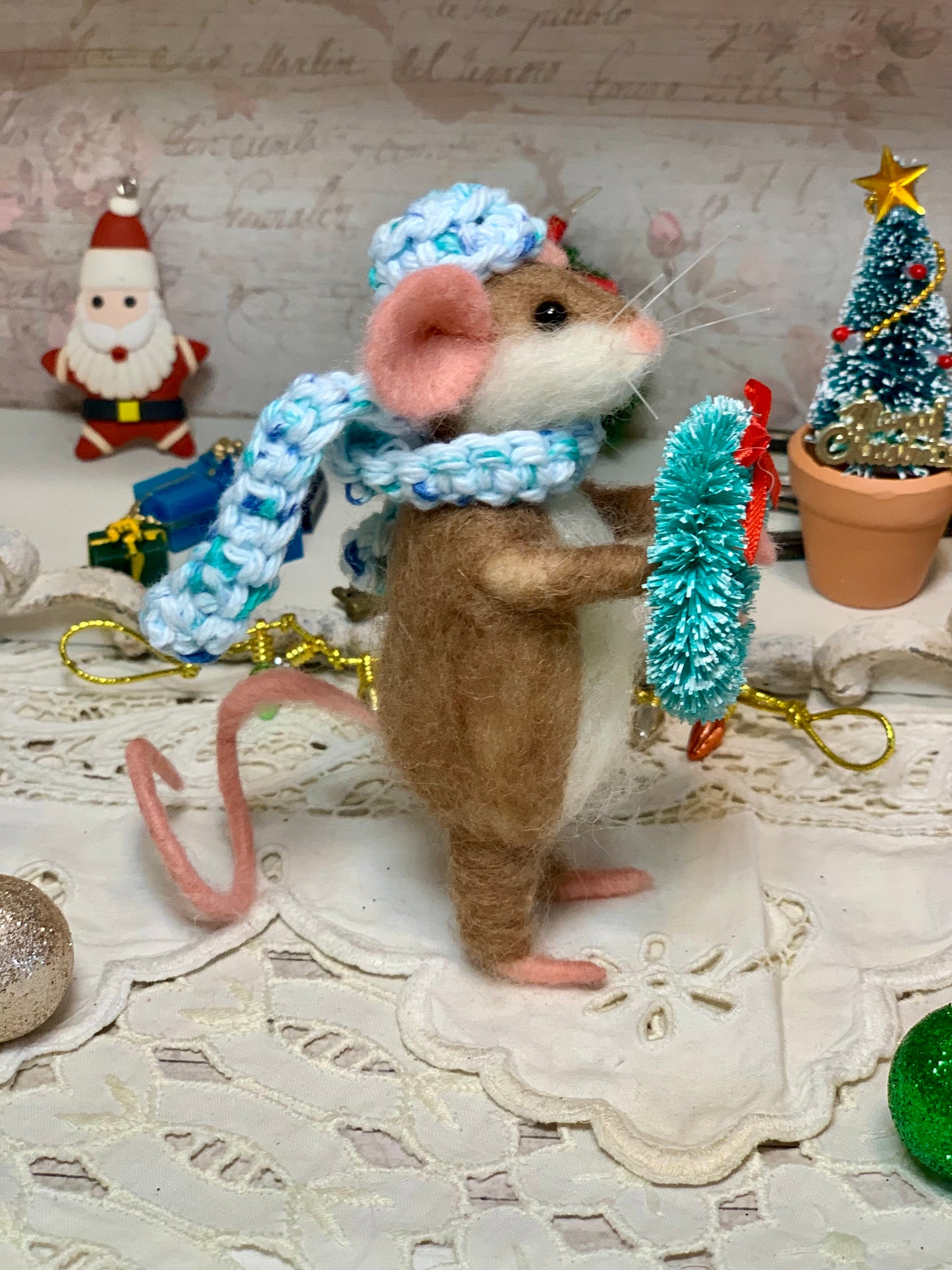 Christmas Mouse Pip Cute Toy Waldorf inspired Sweet Little Beige Stuffed Animal Winter Elf with Wreath Needle Felted Dressed Figurine Winter