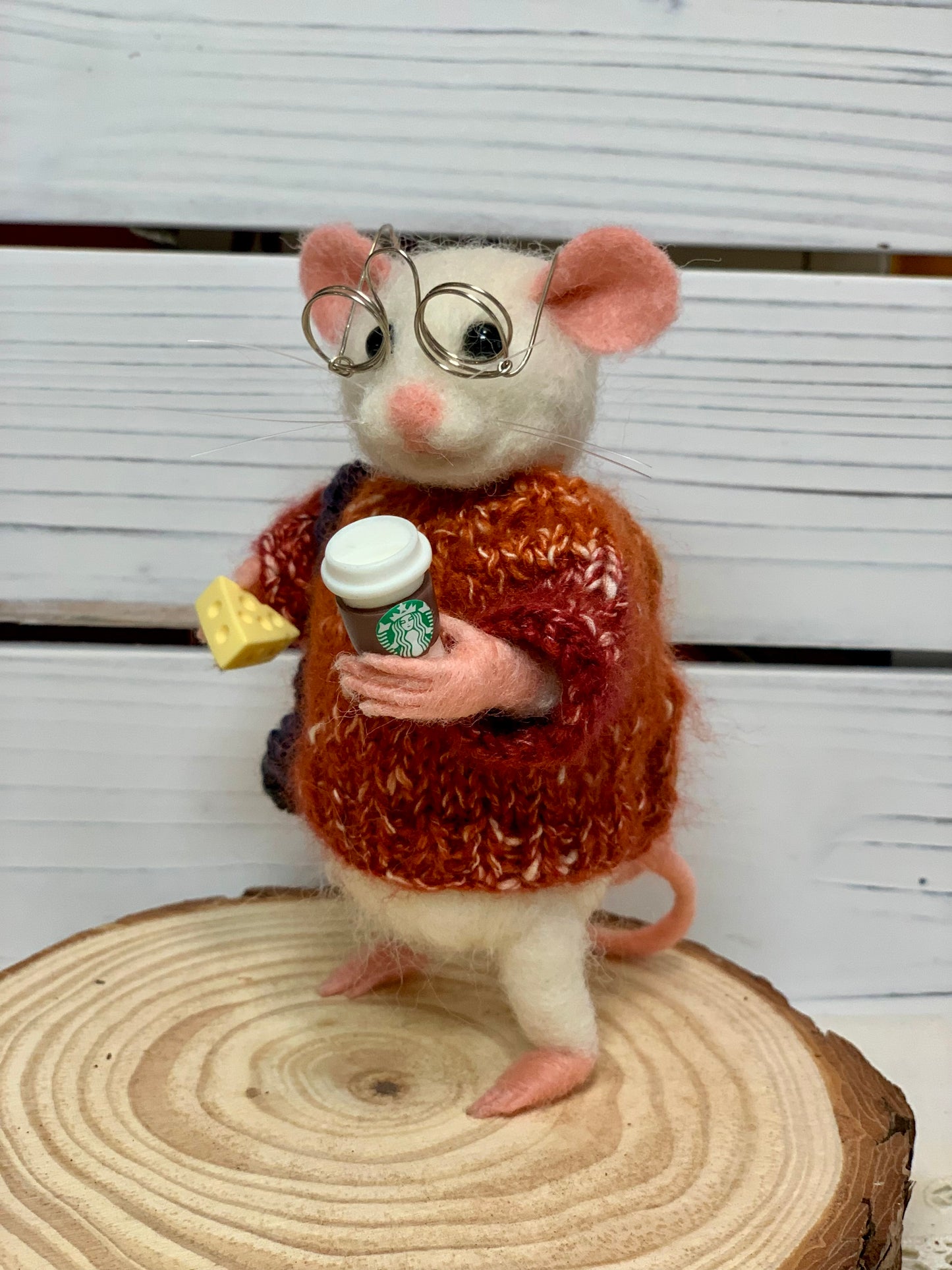 Pumpkin Needle-Felted Mouse – Handmade Autumn Decor, Cute Coffee Lover Mouse, Fall Gift, Wool Figurine for Mouse Collectors Stuffed Animal