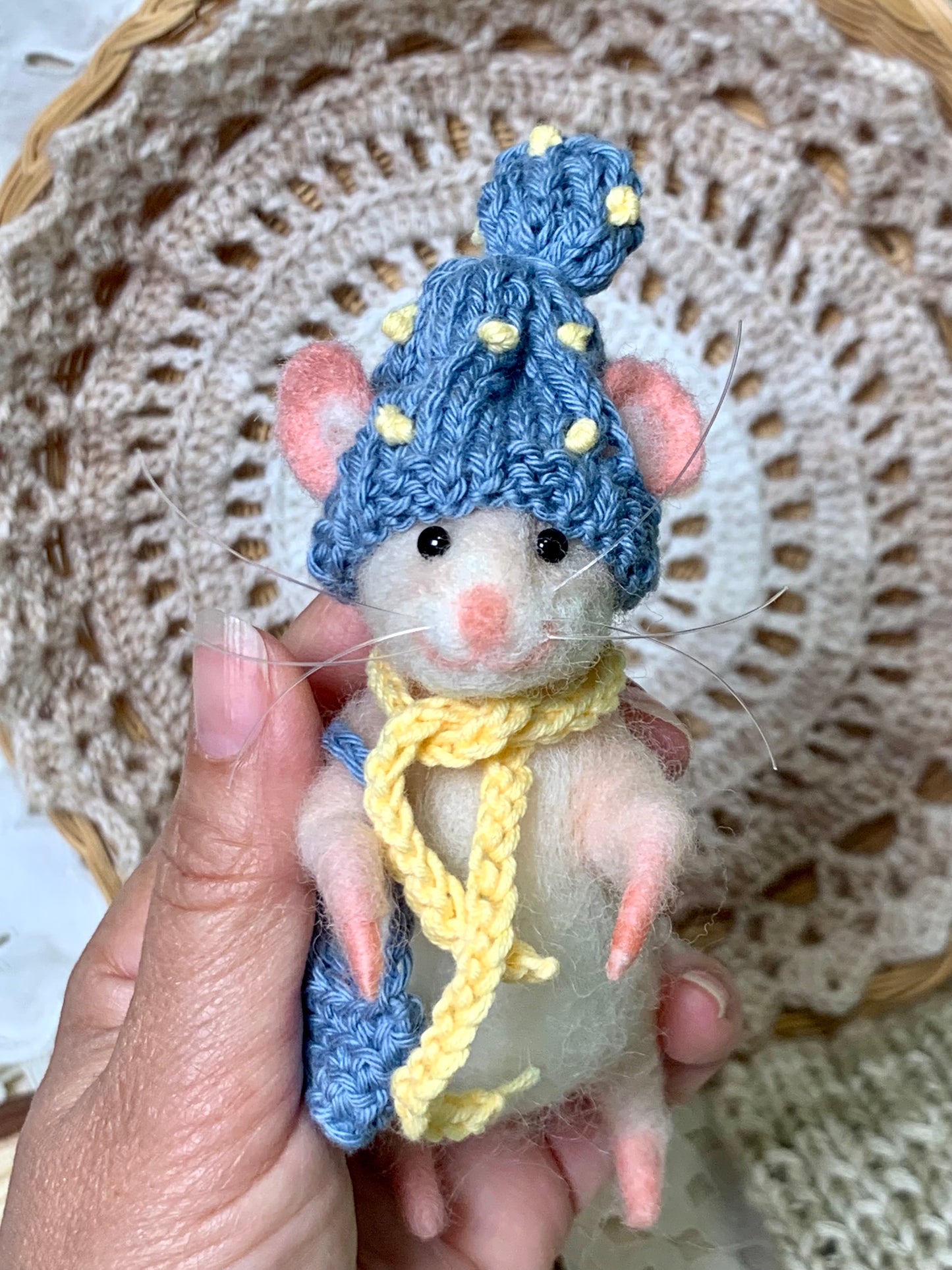 Handmade Needle Felted Mouse – Whimsical Wool Art Dolls in Colorful Outfits – Collectible Figurines, Gift for Mouse Lovers