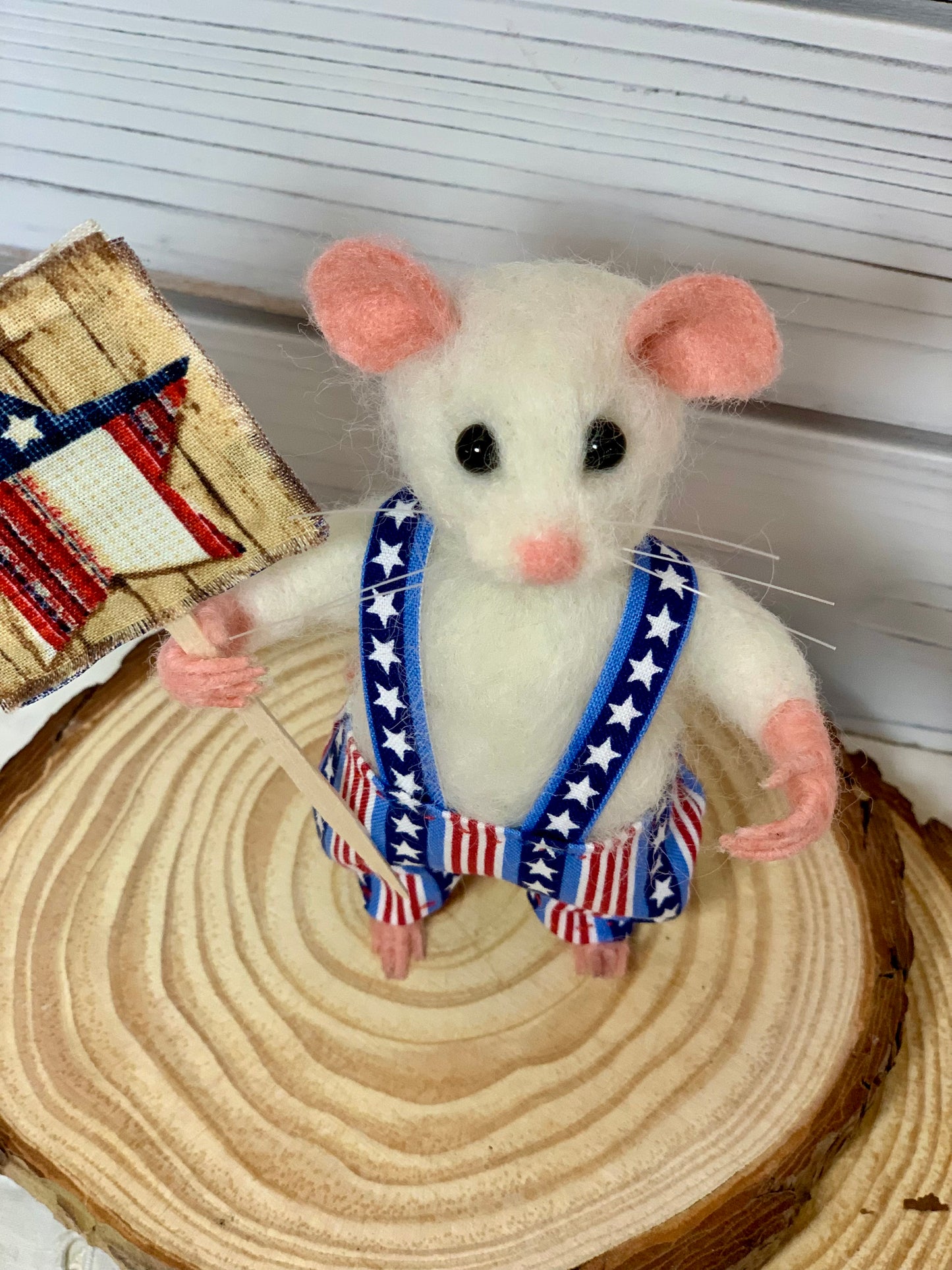 Needle-Felted Patriotic Mouse - Red, White & Blue Collectible Ornament, Unique Gift for USA Pride Decor