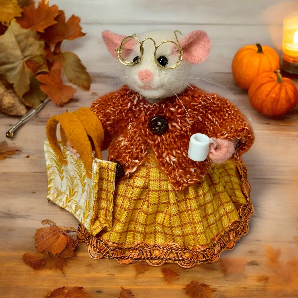 Maple Needle-Felted Mouse – Handmade Autumn Decor, Cute Coffee Lover M ...