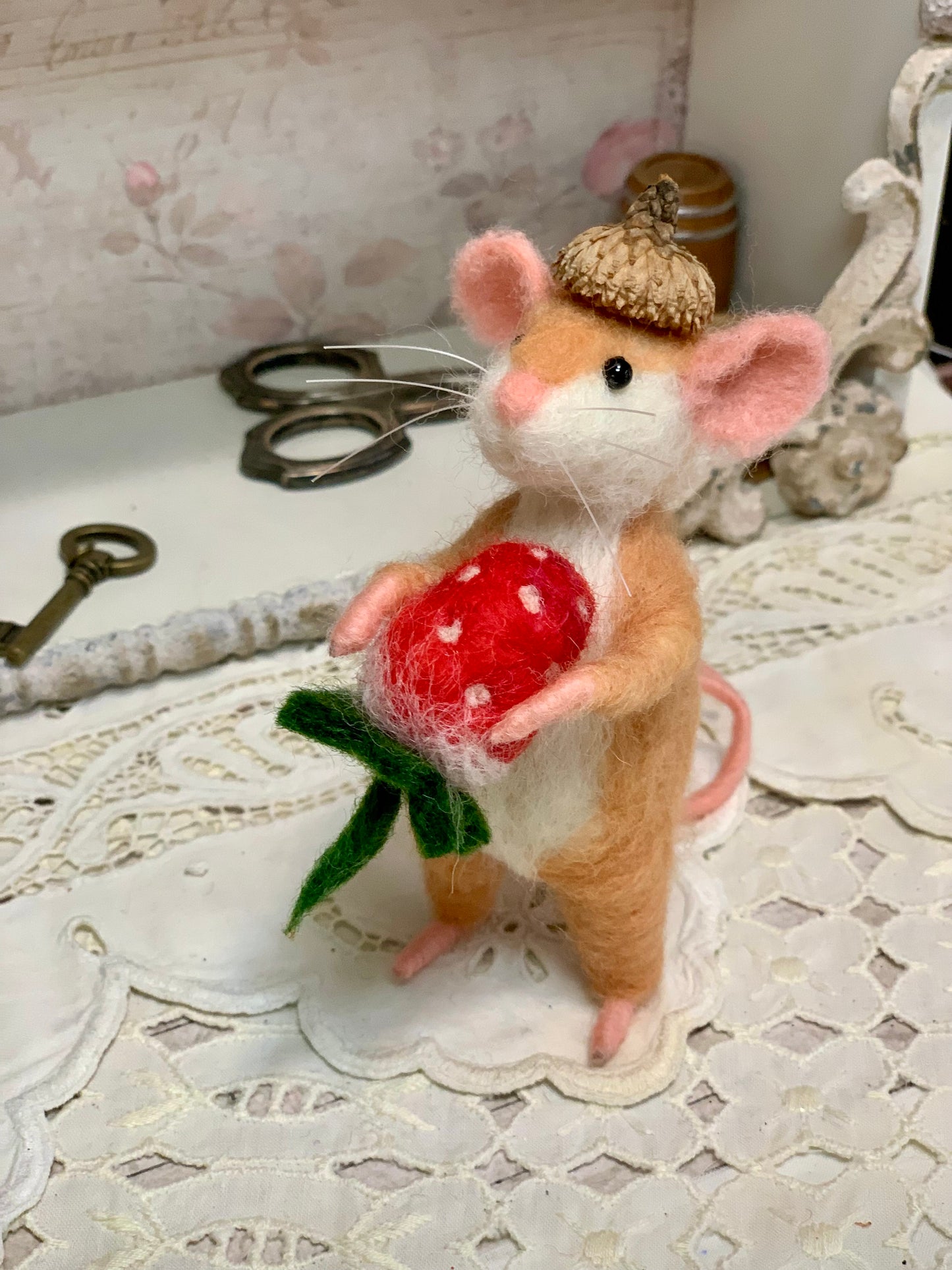 Needle-Felted Mouse with Strawberry – Handmade Natural Fiber Art Doll | Whimsical Woodland Decor Collectible Dressed Figurine