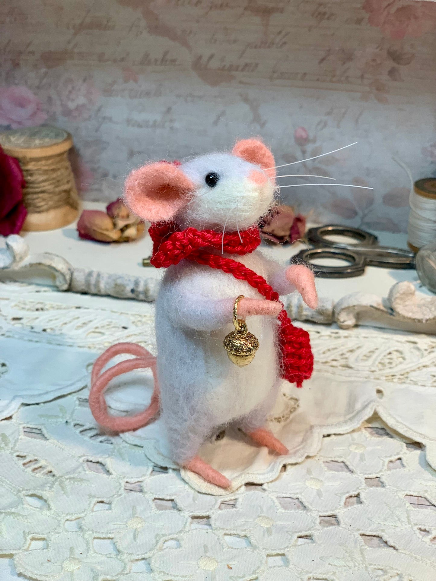 Needle-Felted Mouse Thanksgiving – Handmade Natural Fiber Art Doll | Whimsical Woodland Decor