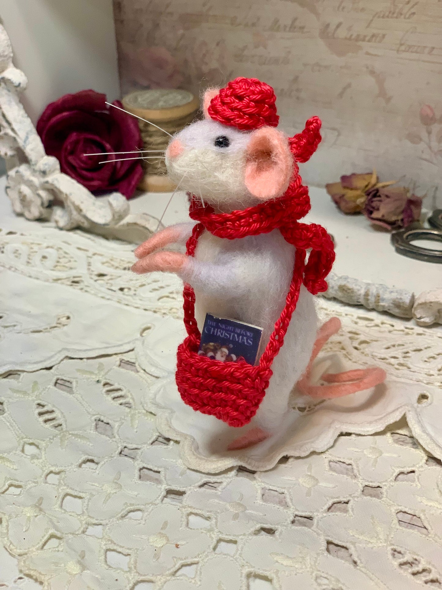 Needle-Felted Mouse with Book – Handmade Natural Fiber Art Doll | Whimsical Woodland Decor Collectible Dressed Figurine